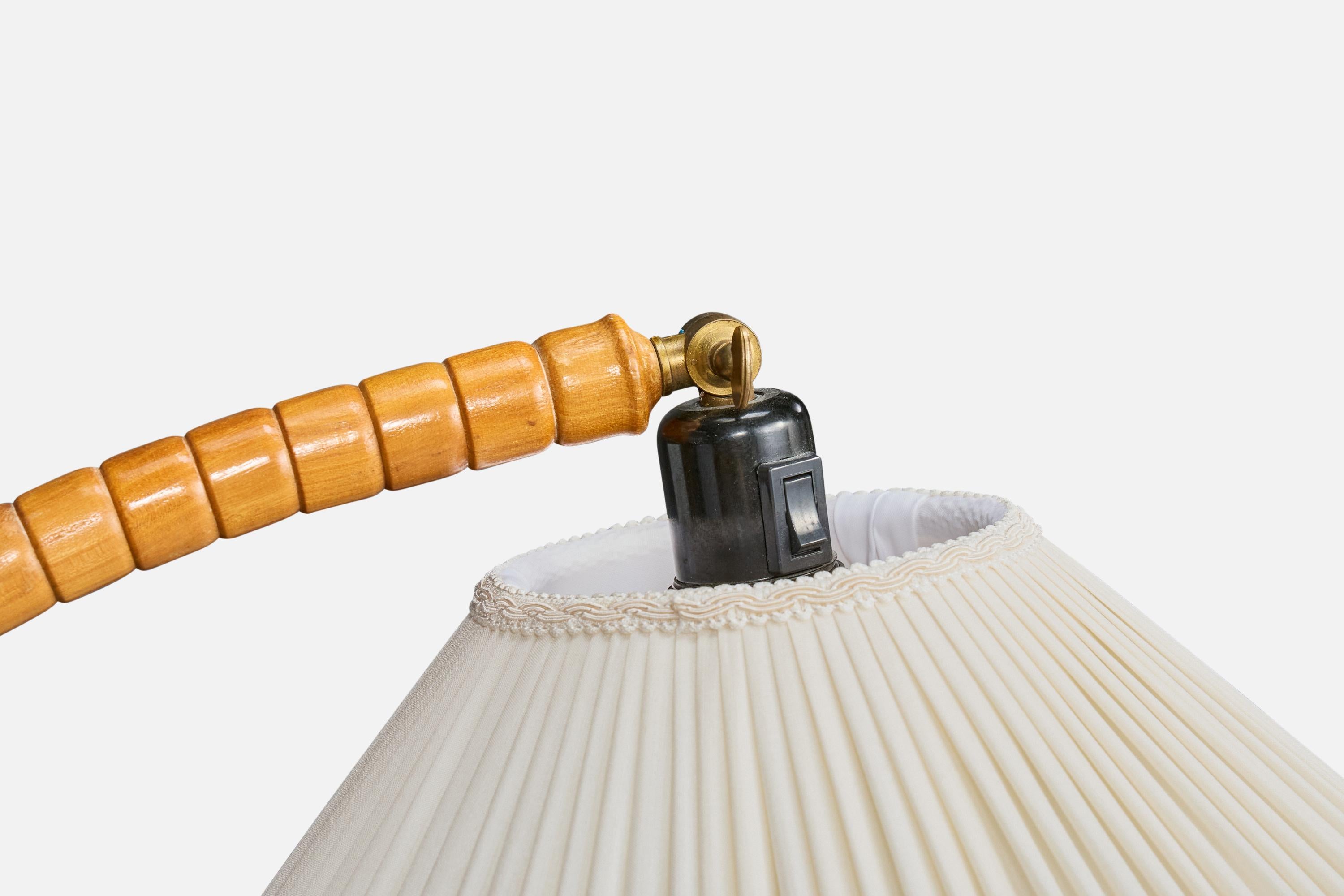 Schwedischer Designer, Stehlampe, Holz, Messing, Stoff, Schweden, 1940er Jahre im Angebot 1