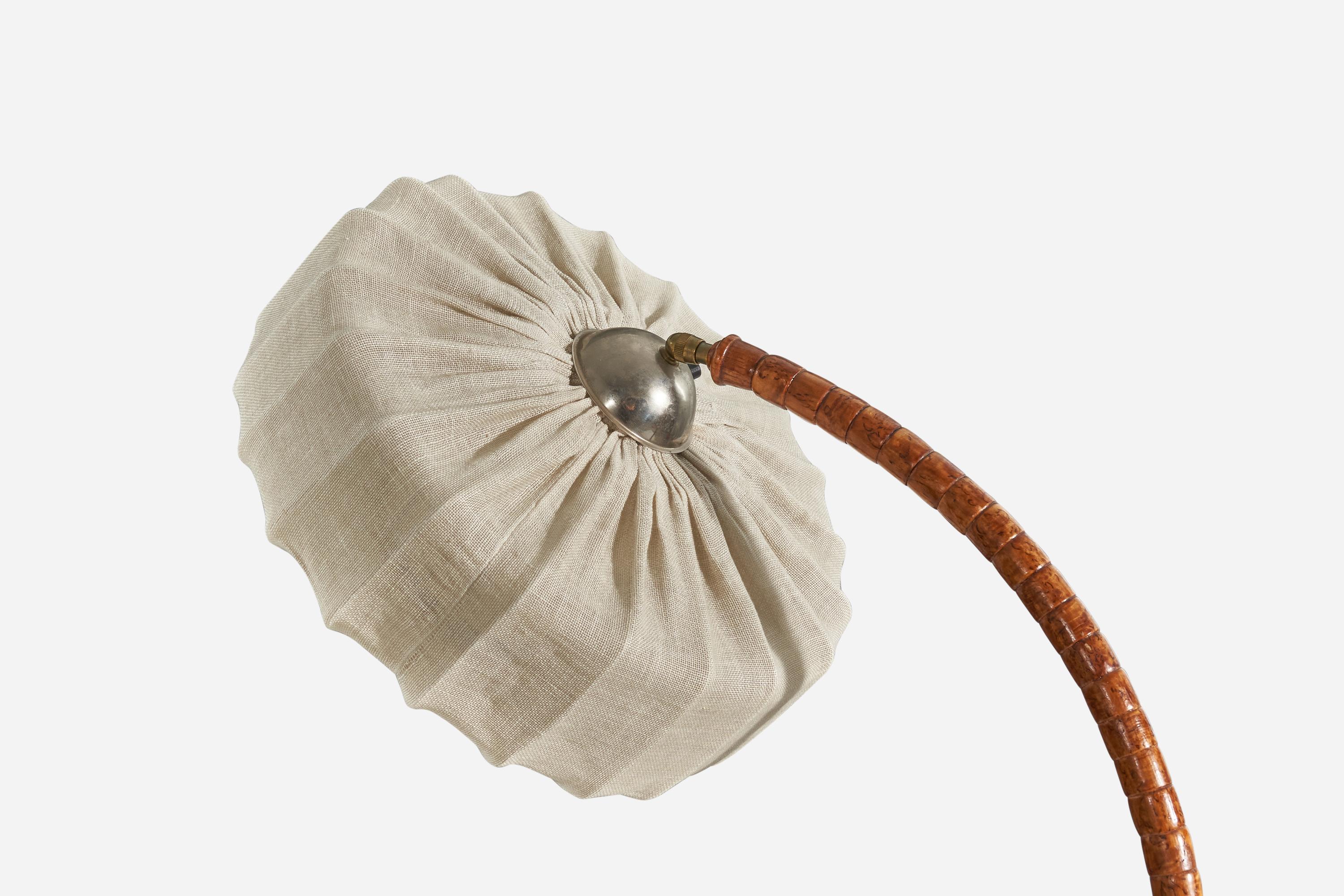 Diseñador sueco, lámpara de pie, madera, tela, Suecia, años 40 mediados del siglo XX en venta