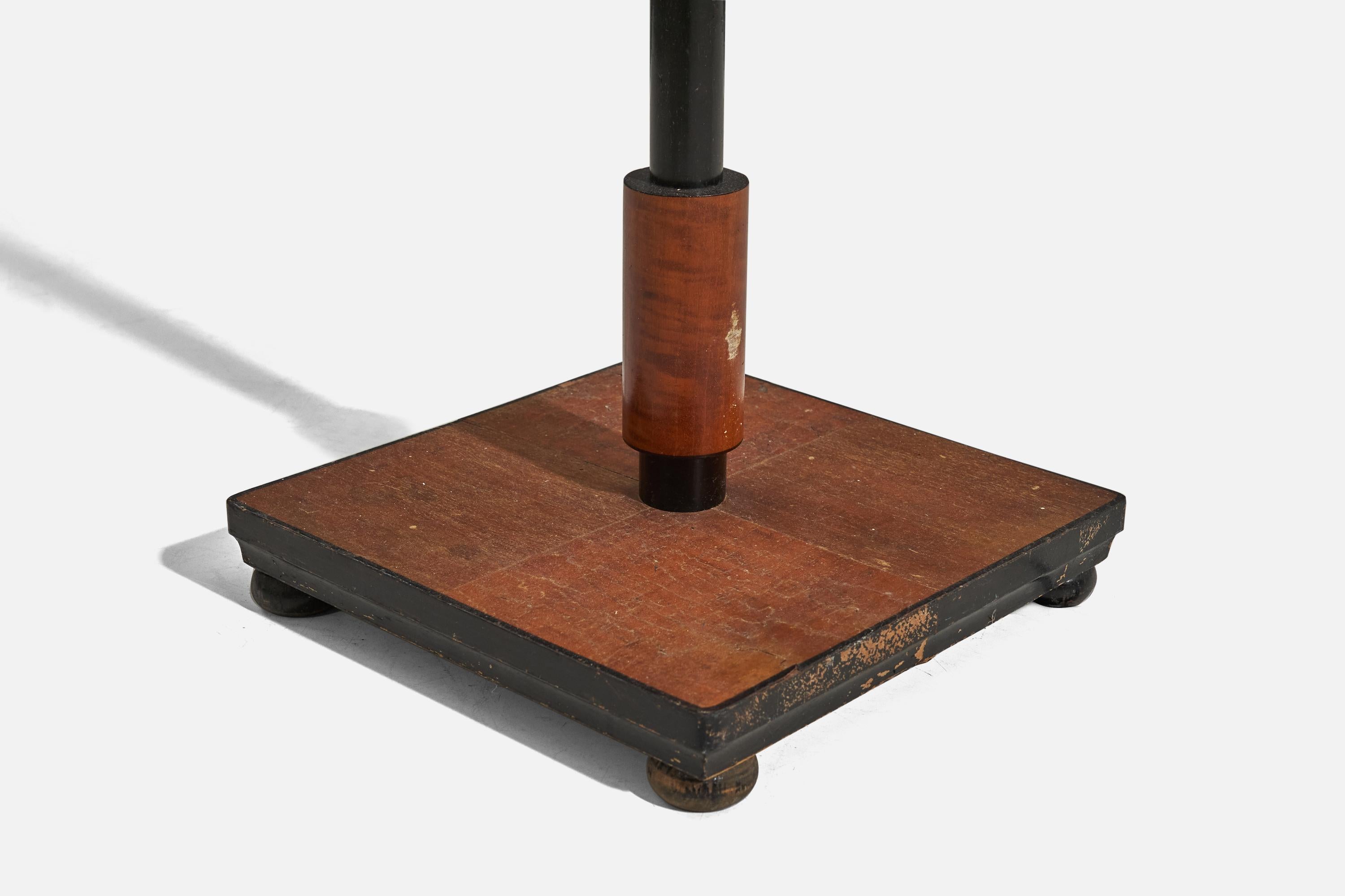 Schwedische Designerin, Stehlampe, Holz, Metall, Stoff, Schweden, 1930er Jahre im Angebot 1