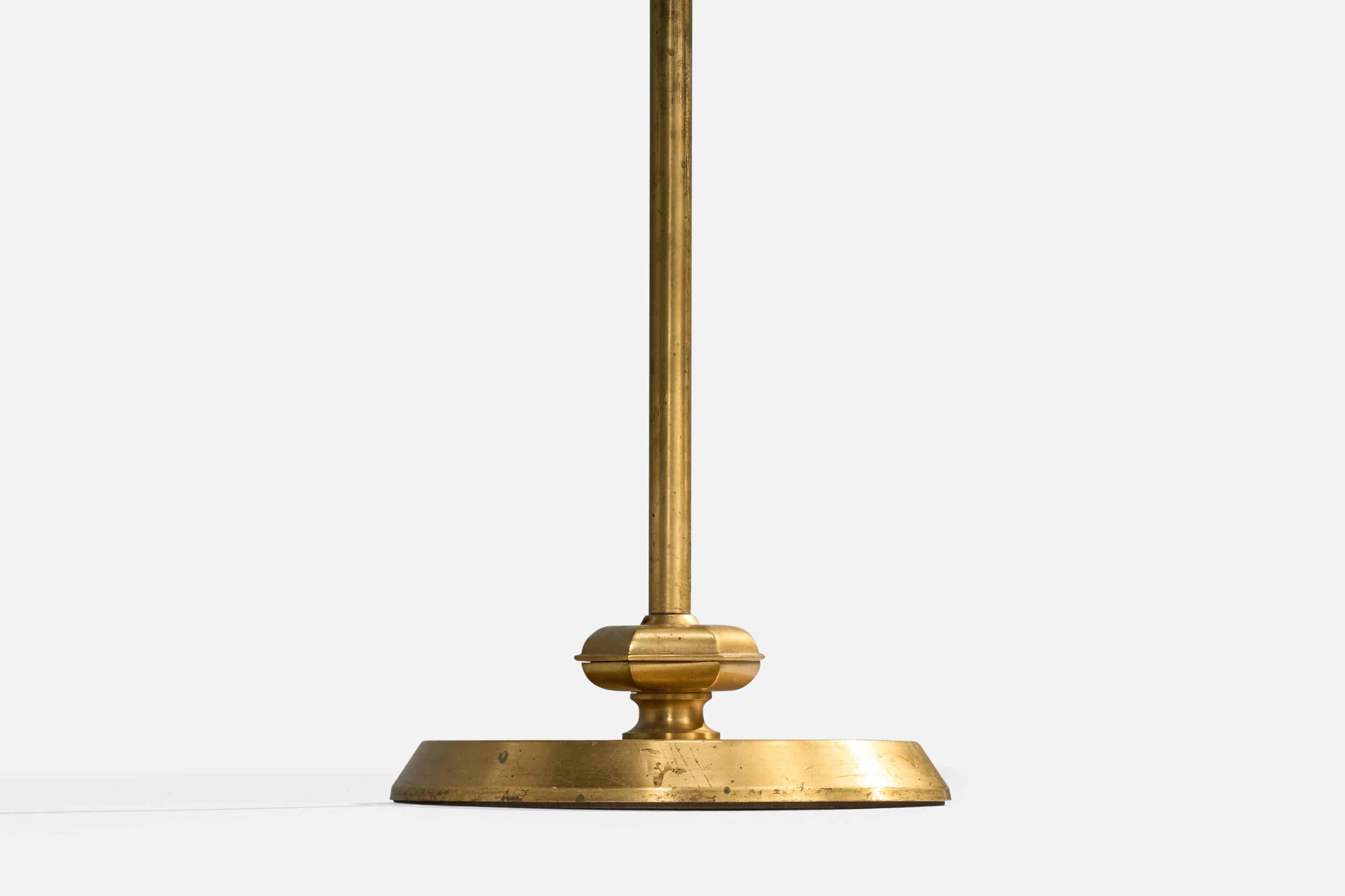 Designer suédois, lampadaires, laiton, papier, Suède, années 1940 en vente 3