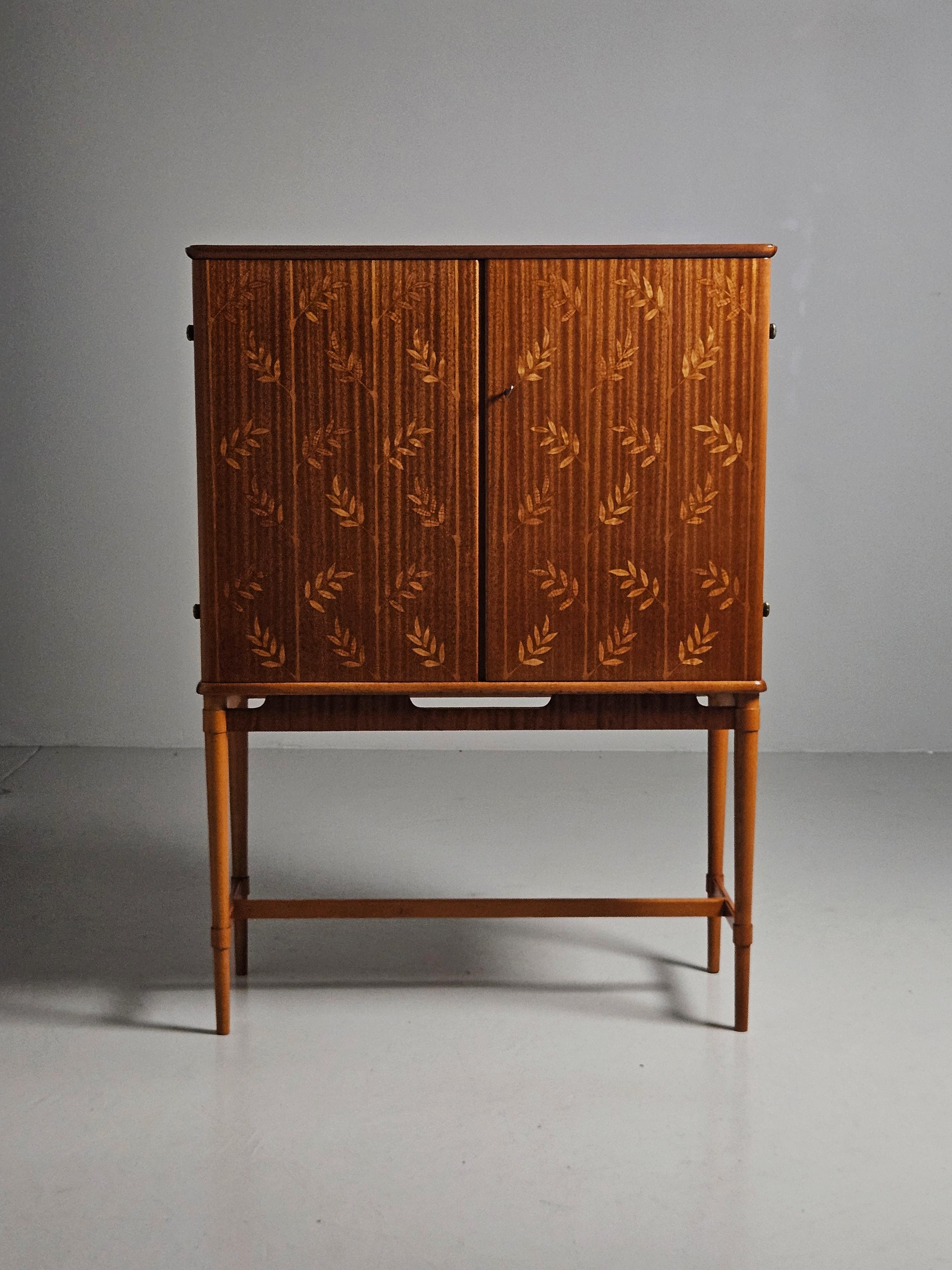 Swedish designer floral bar cabinet by Möbelbolaget Tranås, 1940s 4