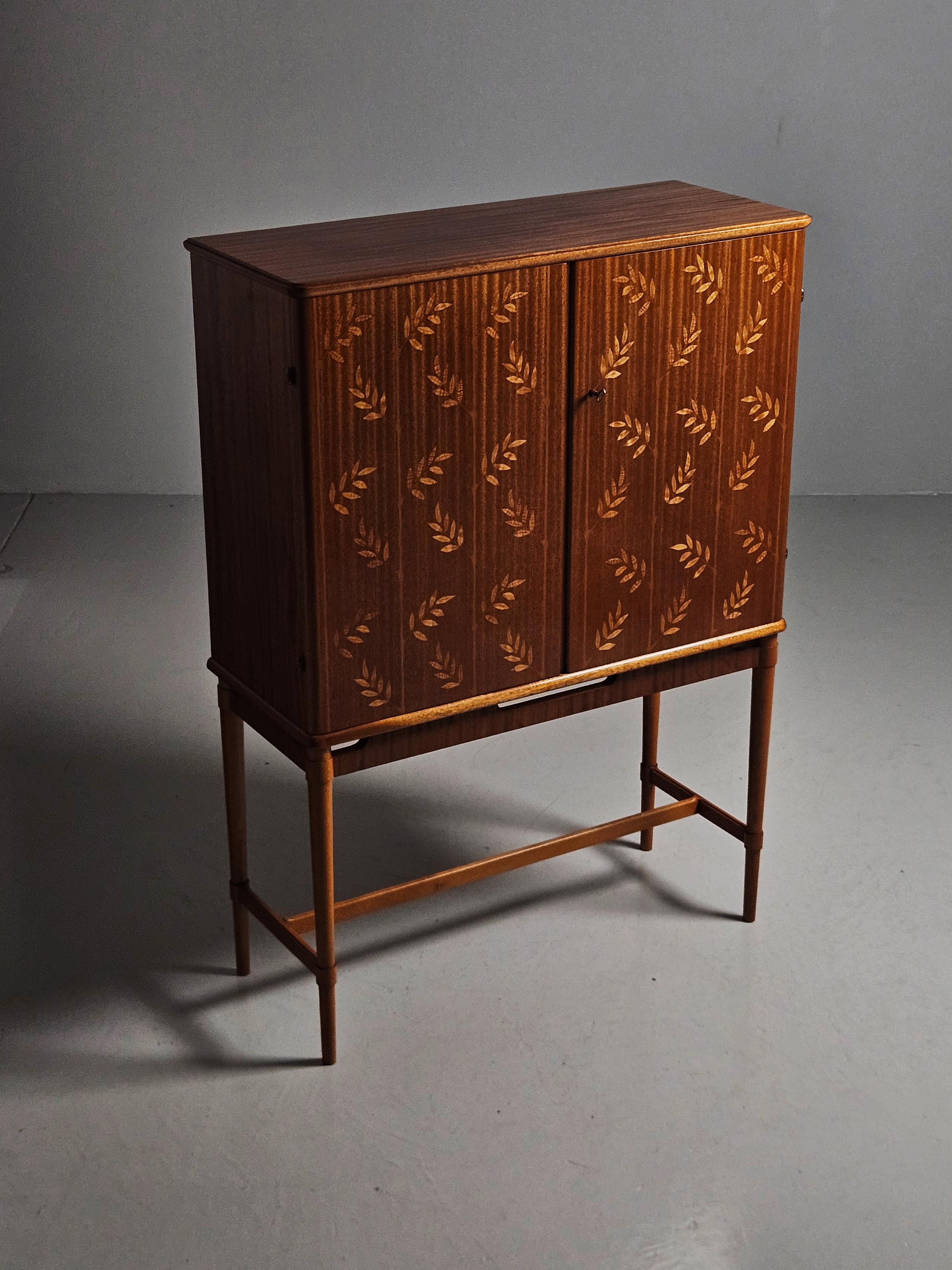 Swedish designer floral bar cabinet by Möbelbolaget Tranås, 1940s 2