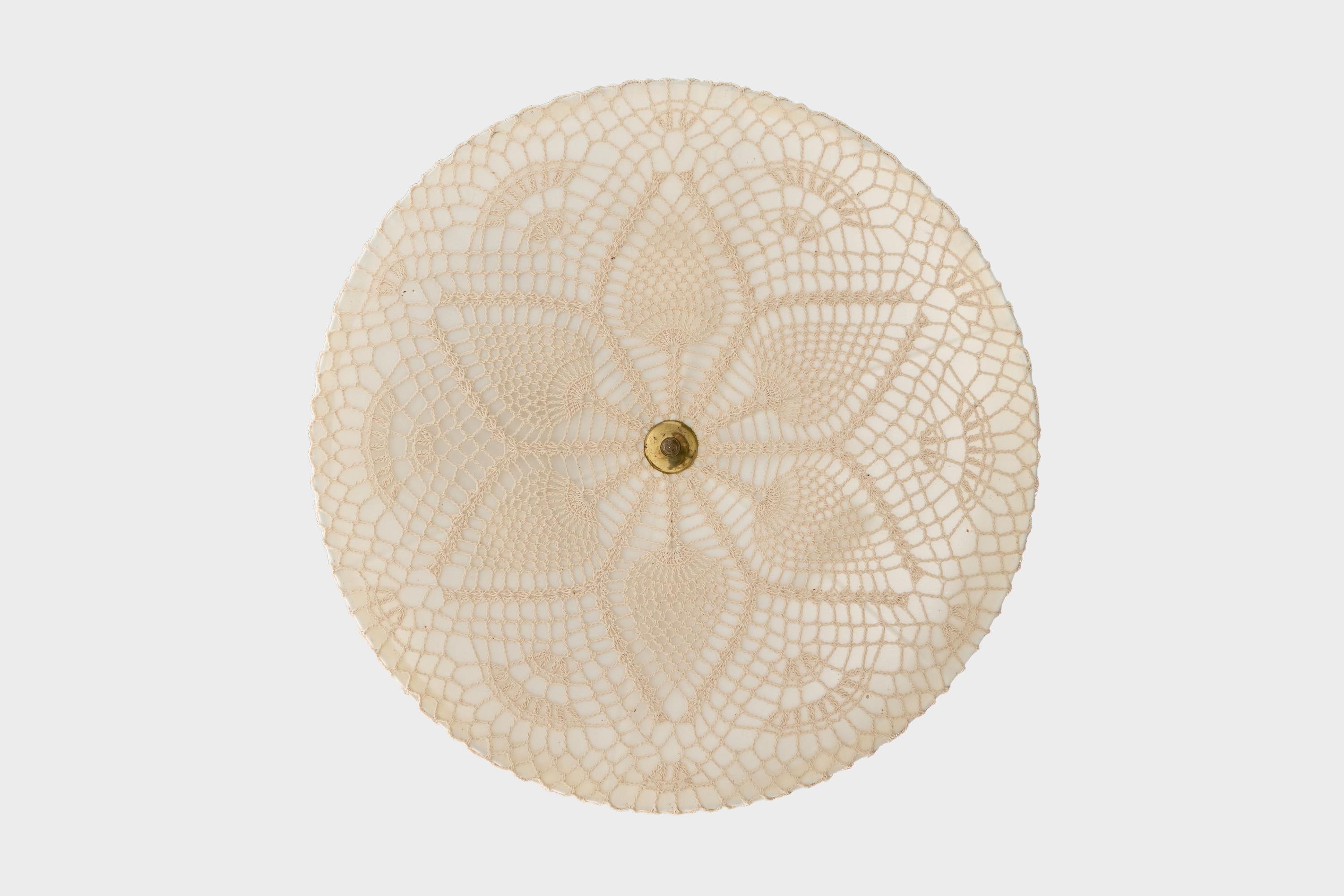 Mid-Century Modern Designer suédois, affleurant, tissu, laiton, Suède, années 1960 en vente