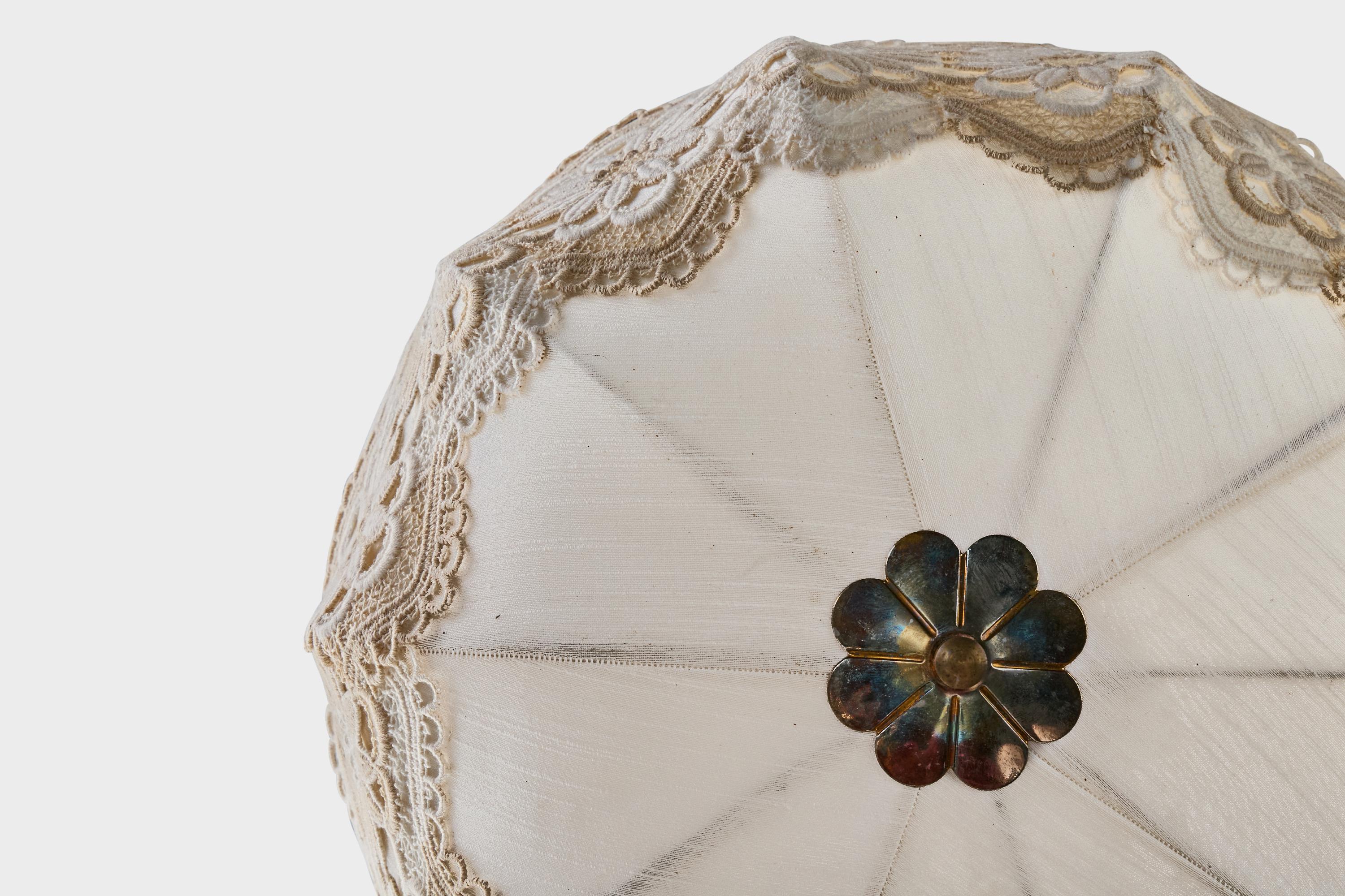 Milieu du XXe siècle Designer suédois, affleurant, tissu, laiton, Suède, années 1960 en vente