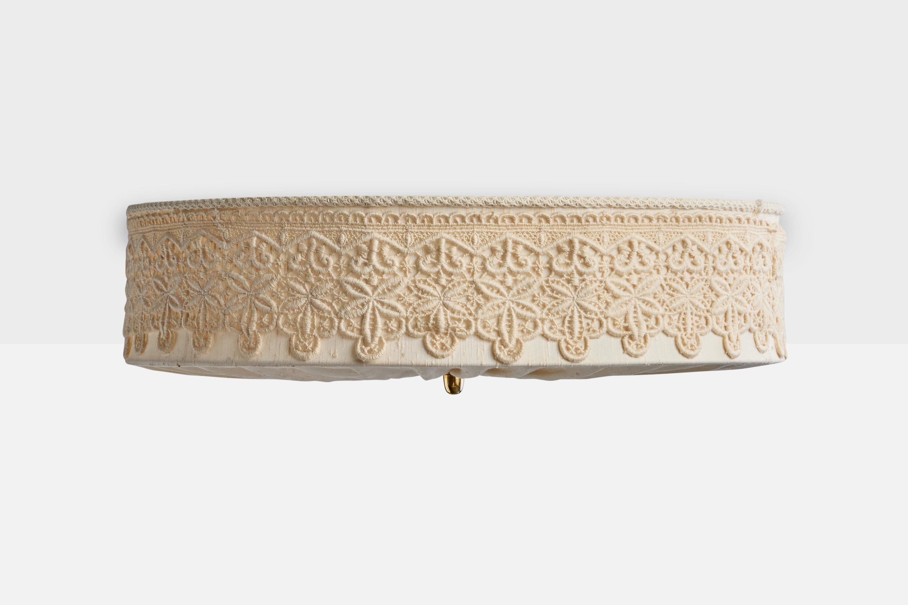 Mid-Century Modern Designer suédois, affleurant, tissu, laiton, Suède, années 1970 en vente
