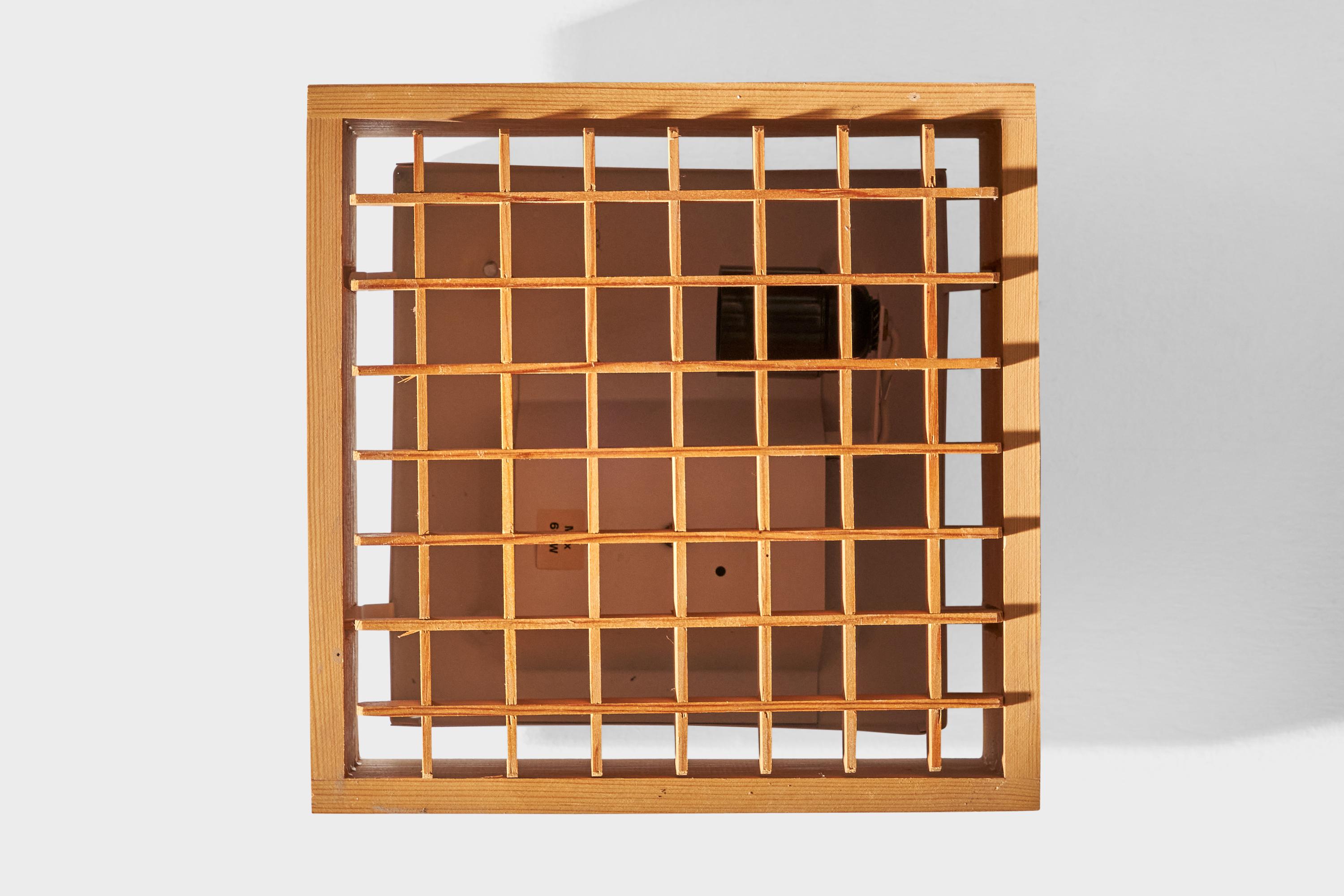 Schwedischer Designer, Einbaubeleuchtung, Kiefernholz, Metall, Schweden, 1970er Jahre (Ende des 20. Jahrhunderts)