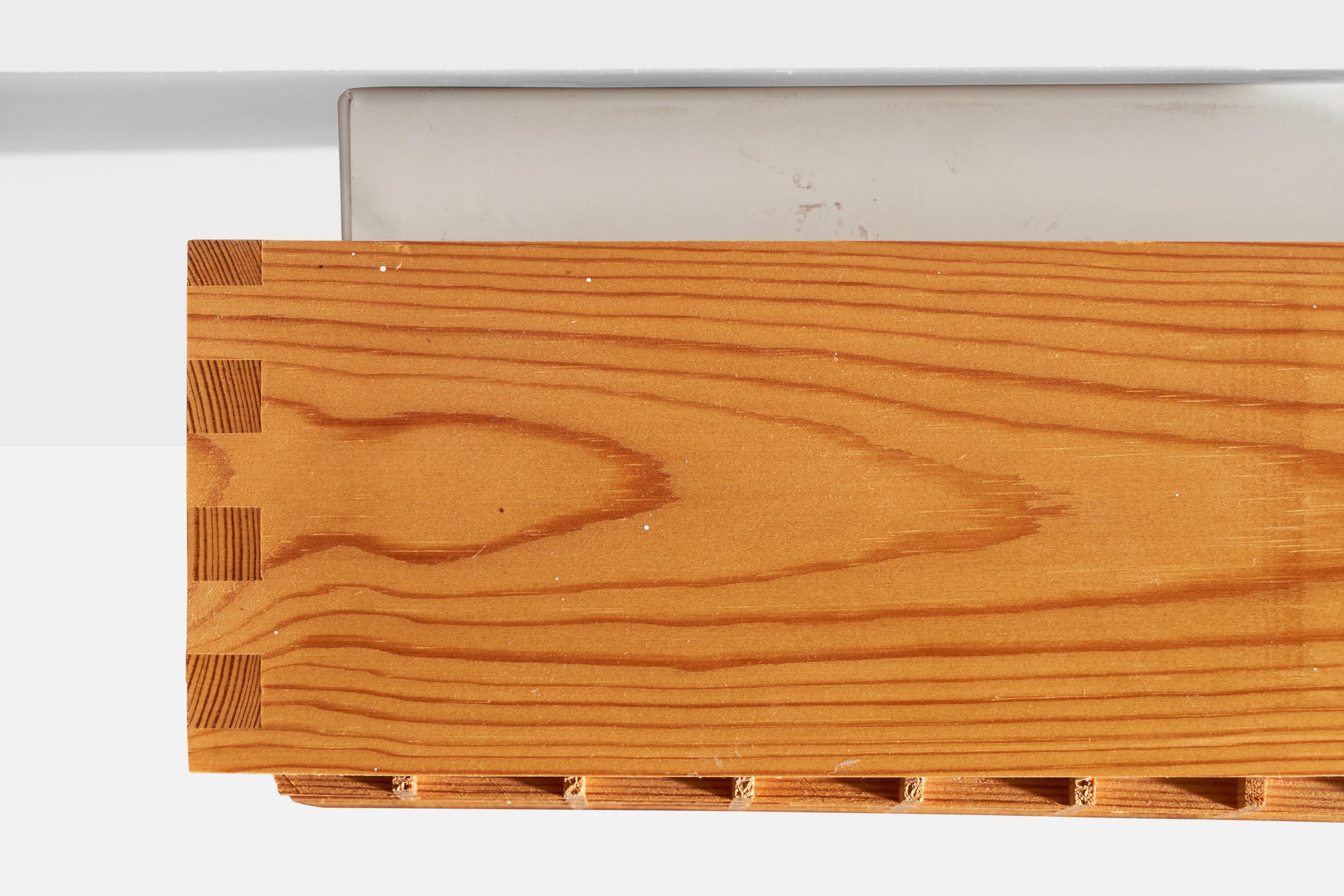 Schwedischer Designer, Einbaubeleuchtung, Kiefernholz, Metall, Schweden, 1970er Jahre 2