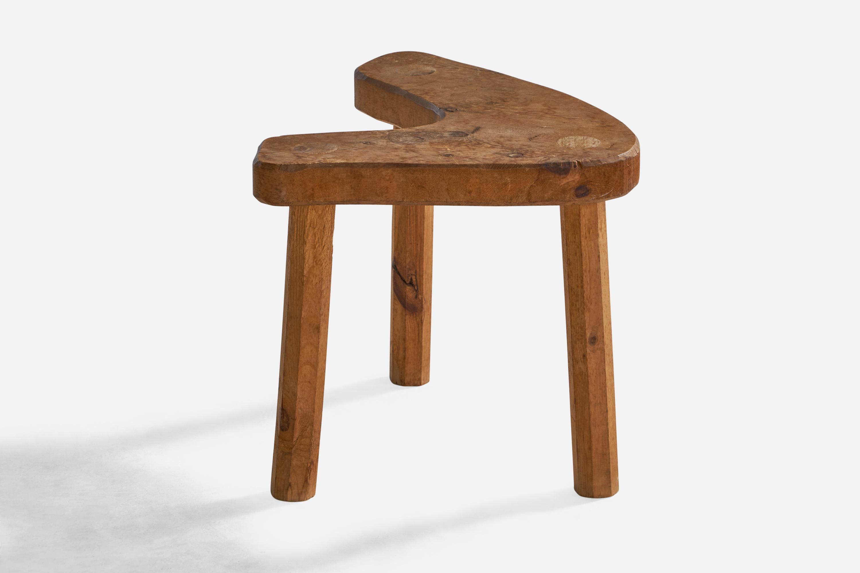 Swedish Designer, Freeform Stool, Pine, Sweden, 1960s In Fair Condition For Sale In High Point, NC