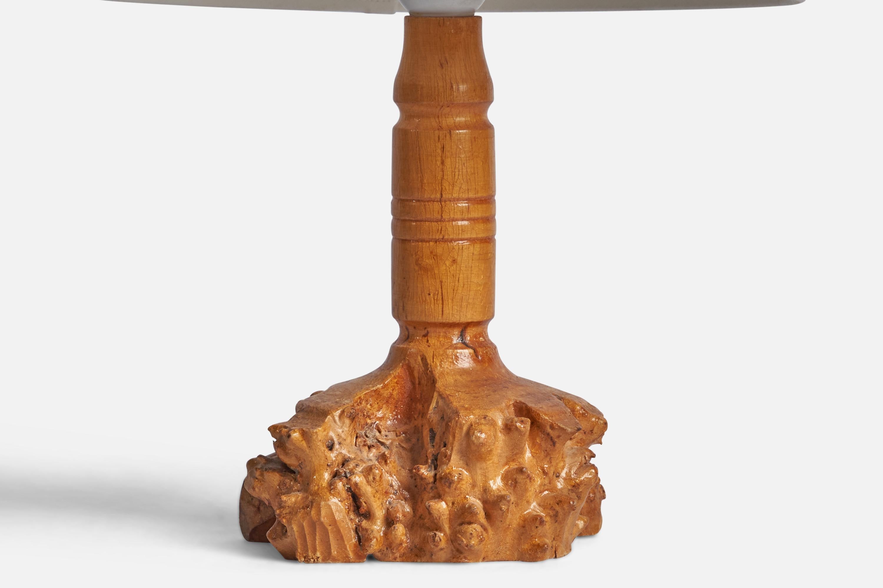 Swedish Designer, Freeform Table Lamp, Burl, Sweden, 1950s In Good Condition For Sale In High Point, NC