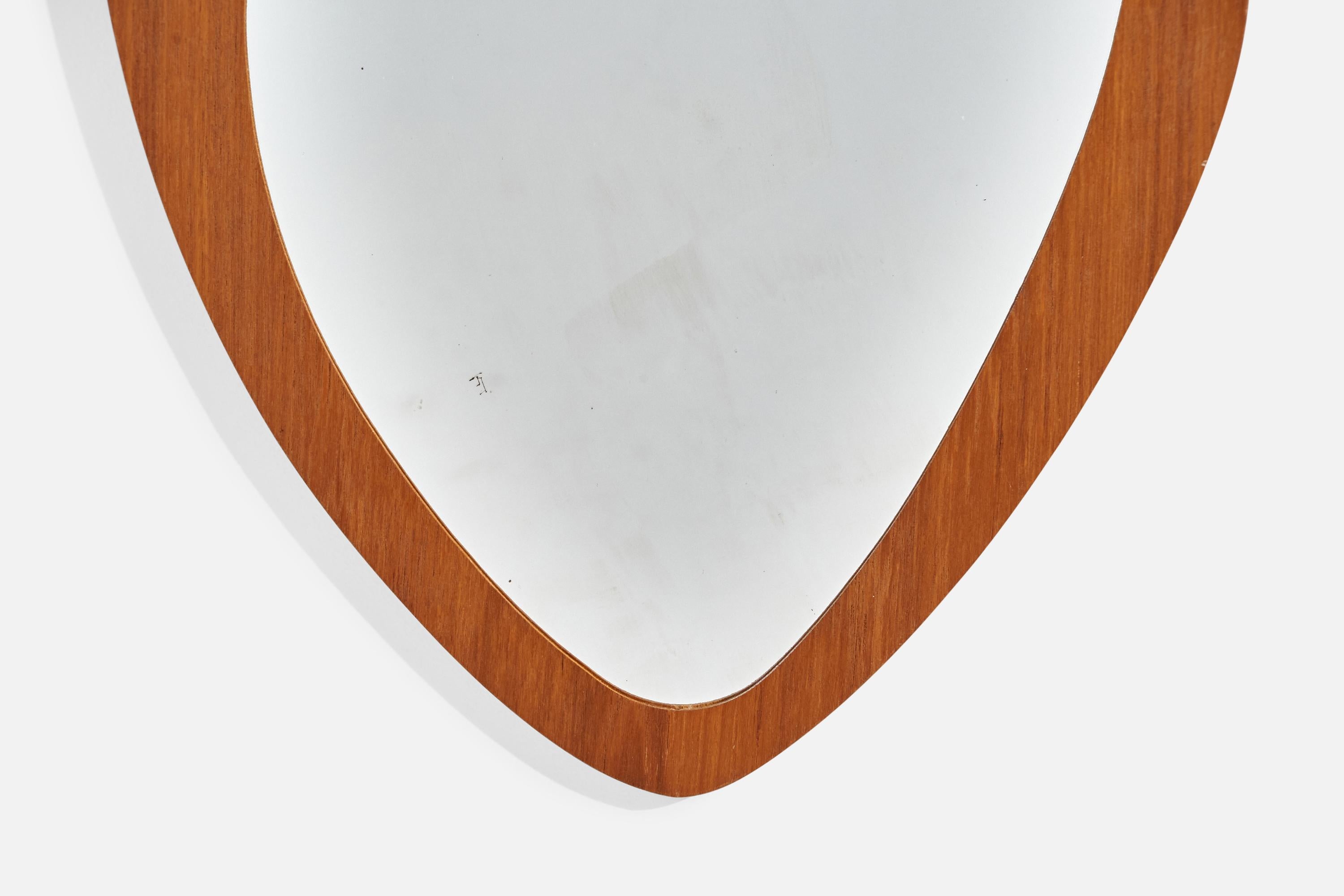 Milieu du XXe siècle Miroir mural Freeform de designer suédois, teck, Suède, années 1950 en vente