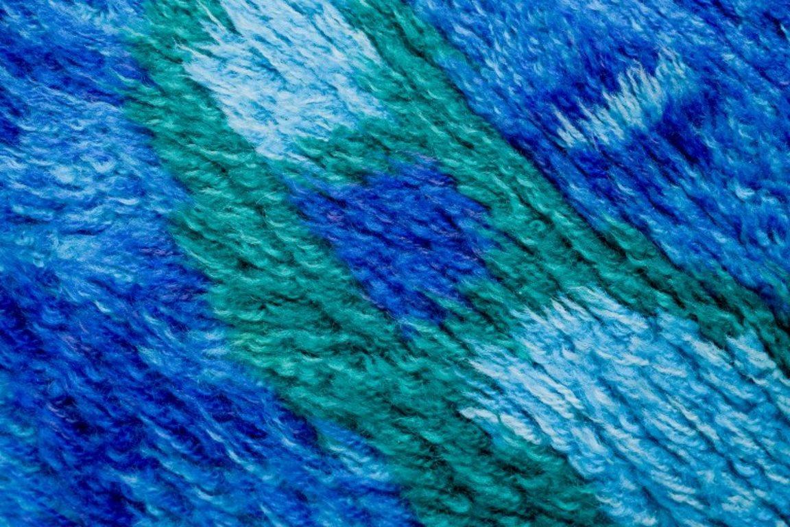 Schwedischer Designer, handgewebter Rya-Teppich mit geometrischem Muster. (Wolle) im Angebot