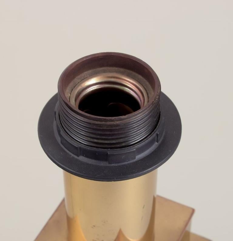 Swedish designer, large table lamp in brass. Modernist Scandinavian design. For Sale 1