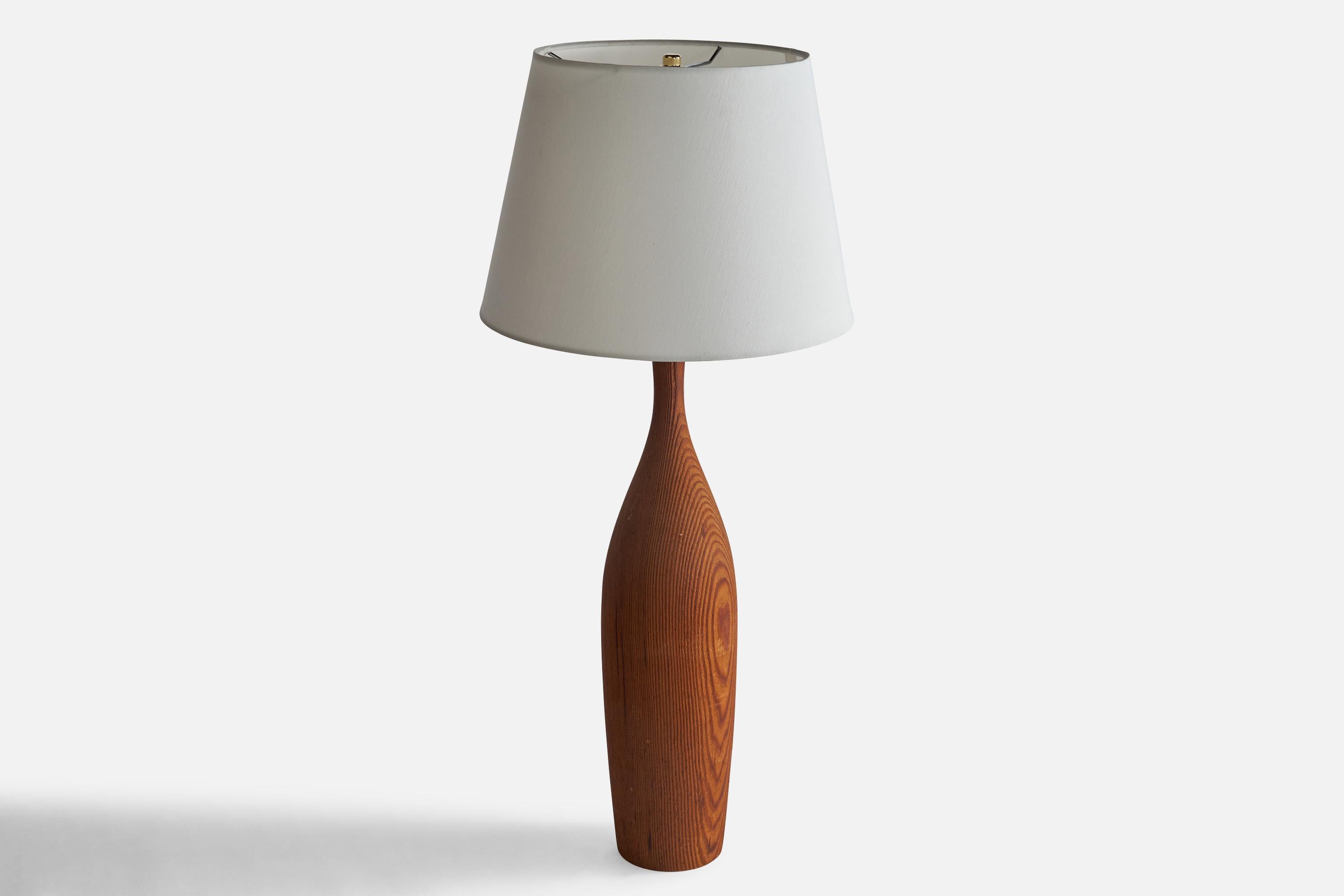 Swedish Designer, Large Table Lamp, Pine, Brass, Sweden, 1960s In Good Condition For Sale In High Point, NC