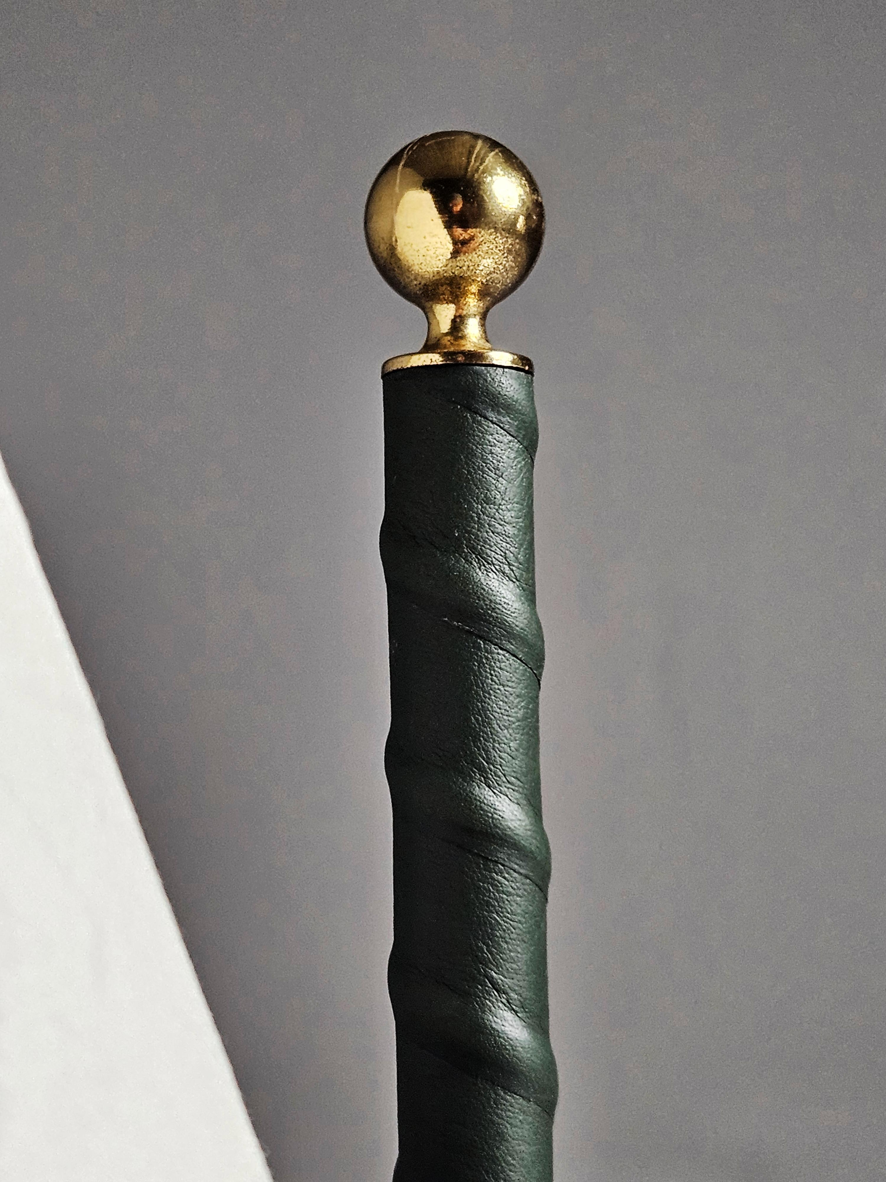 Lampes de table de designer suédois en cuir et laiton, Bergboms, années 1960 Bon état - En vente à Eskilstuna, SE