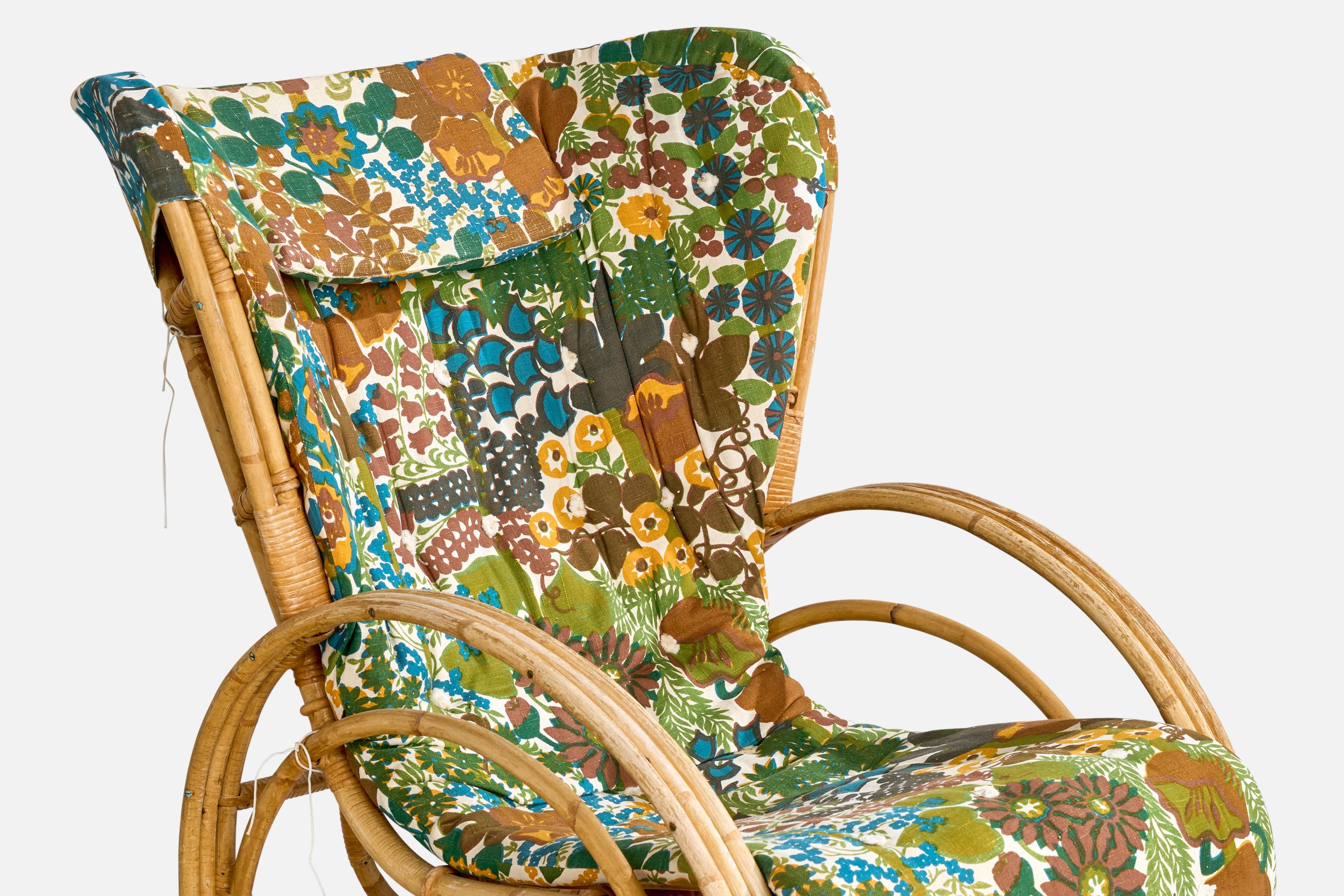 Tissu Designer suédois, fauteuil de salon, bambou, rotin, tissu, Suède, années 1940 en vente