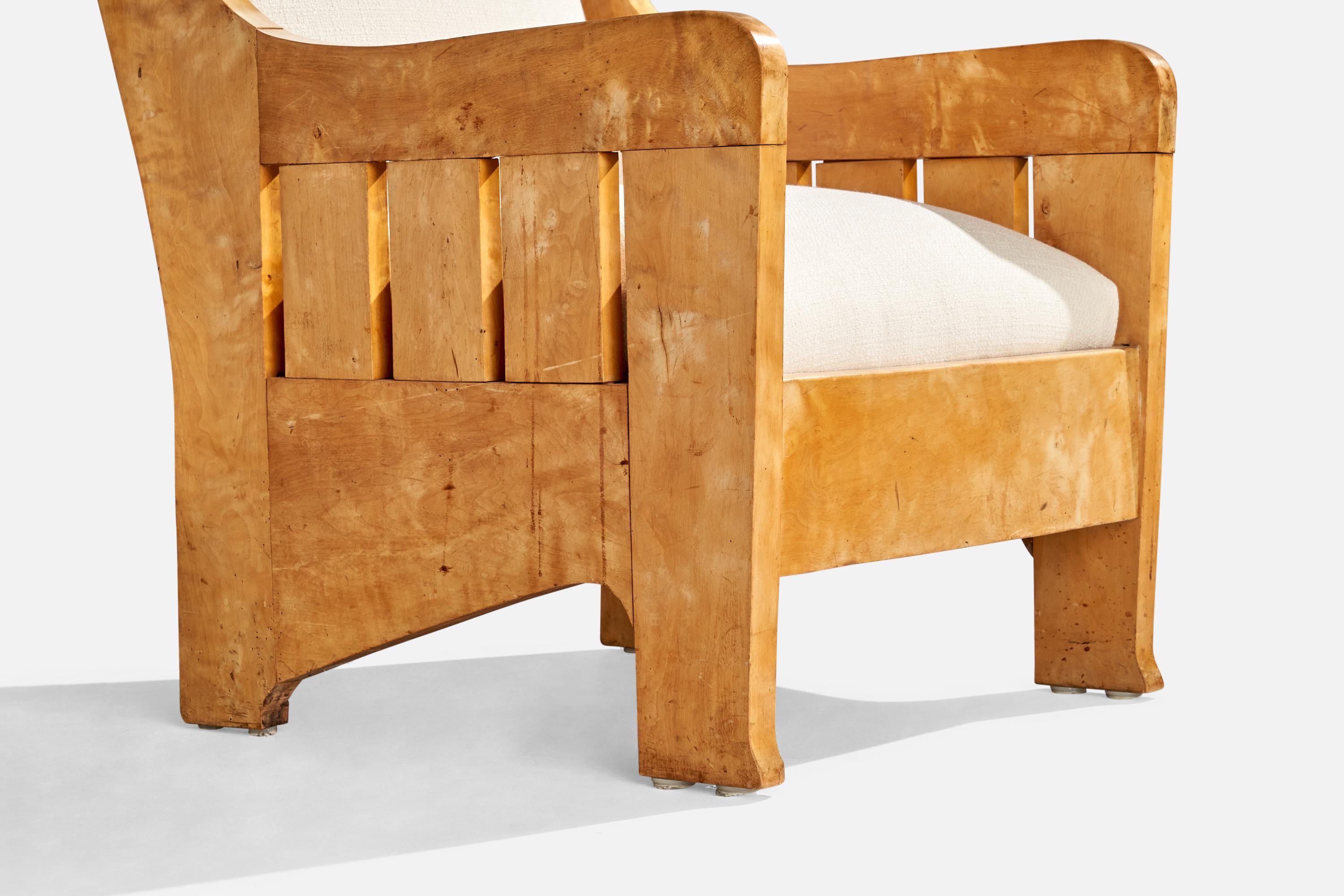 Arts and Crafts Designer suédois, fauteuil de salon, bouleau, tissu, Suède, années 1900 en vente