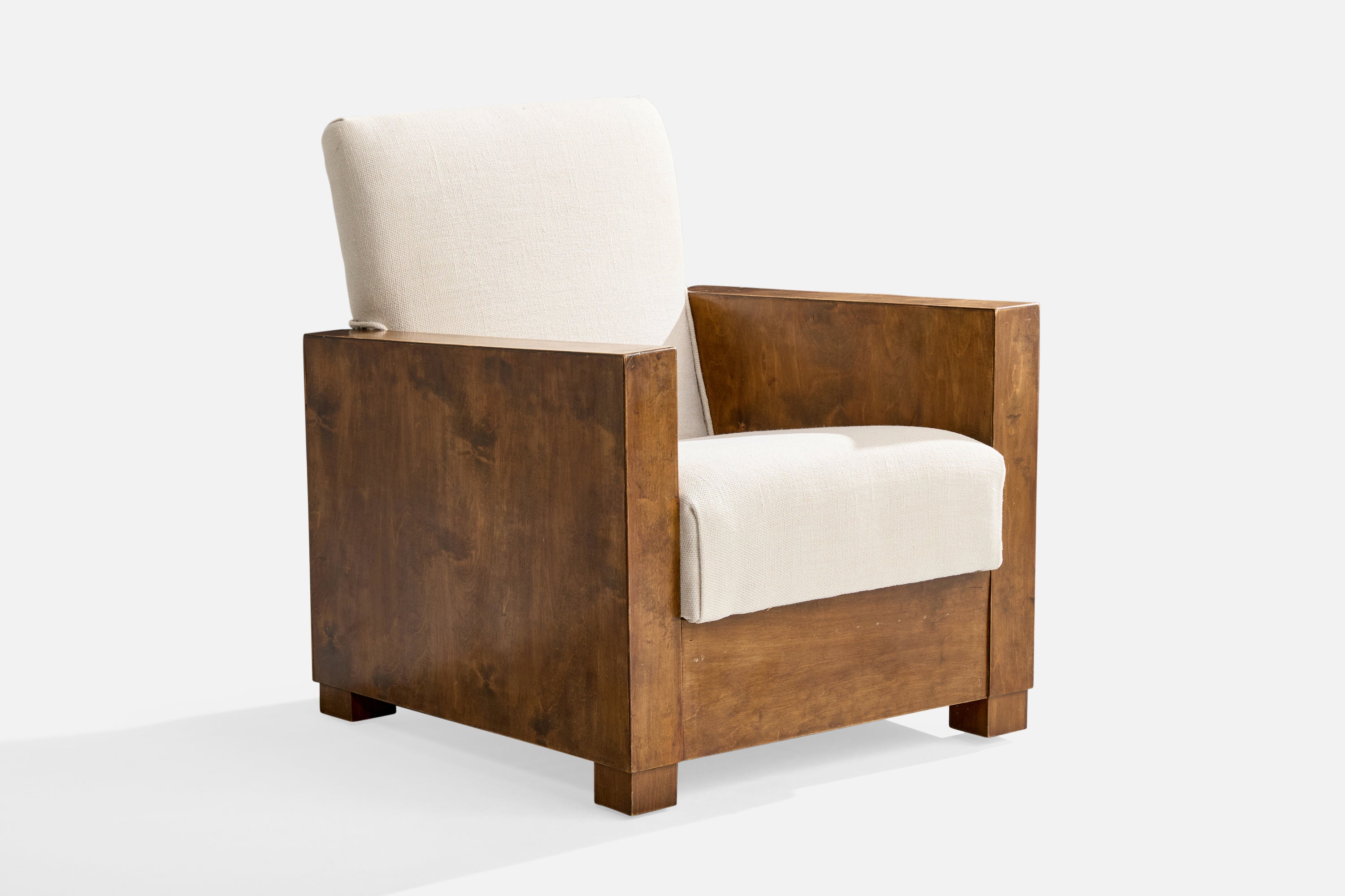 Chaise longue ou fauteuil club en bouleau teinté foncé et tissu blanc, conçu et produit en Suède, vers les années 1930.

Hauteur du siège : 16.25