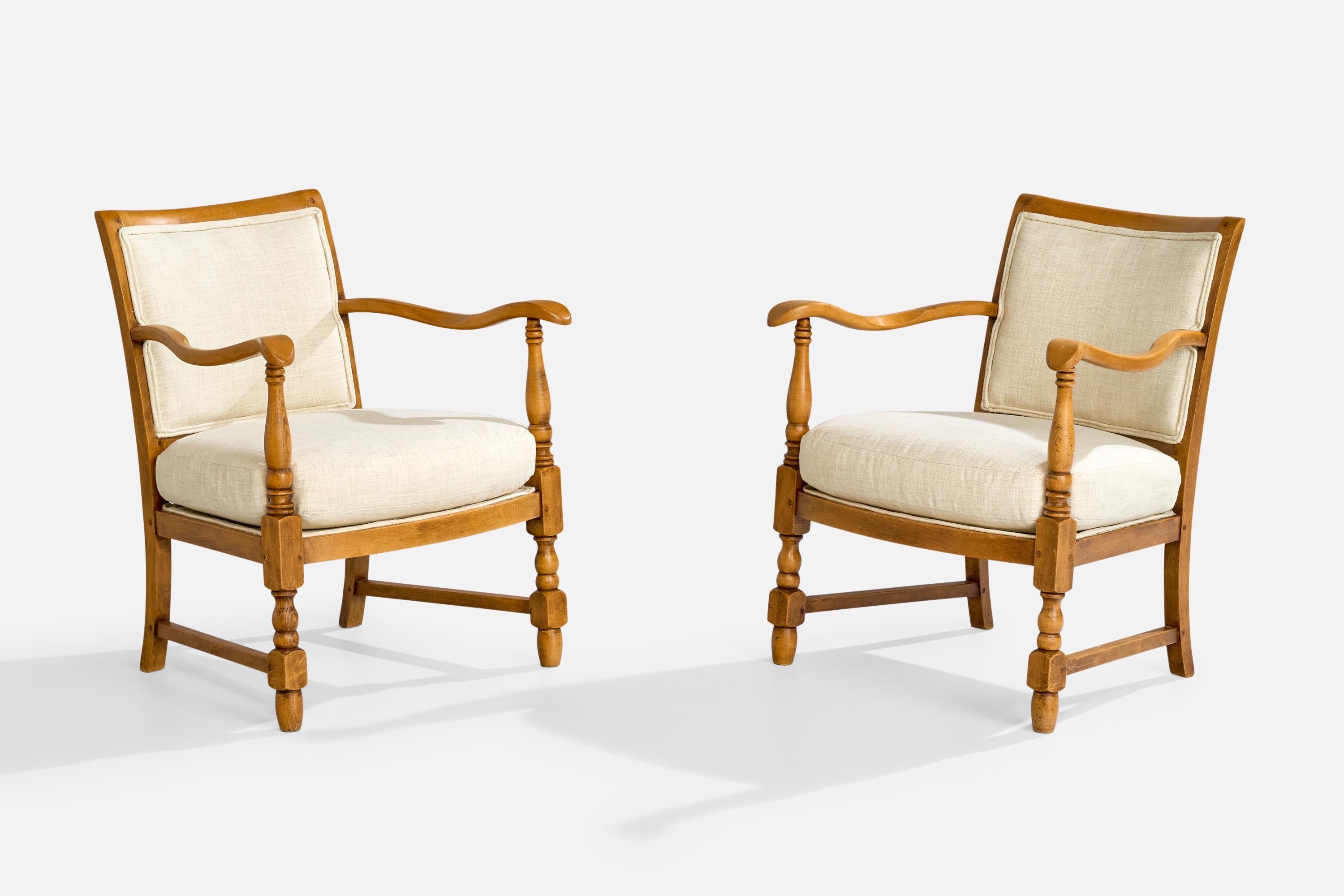 Paire de chaises longues en bouleau et tissu blanc, conçues et produites en Suède, c.C. 1930.

Dimensions : 30.5