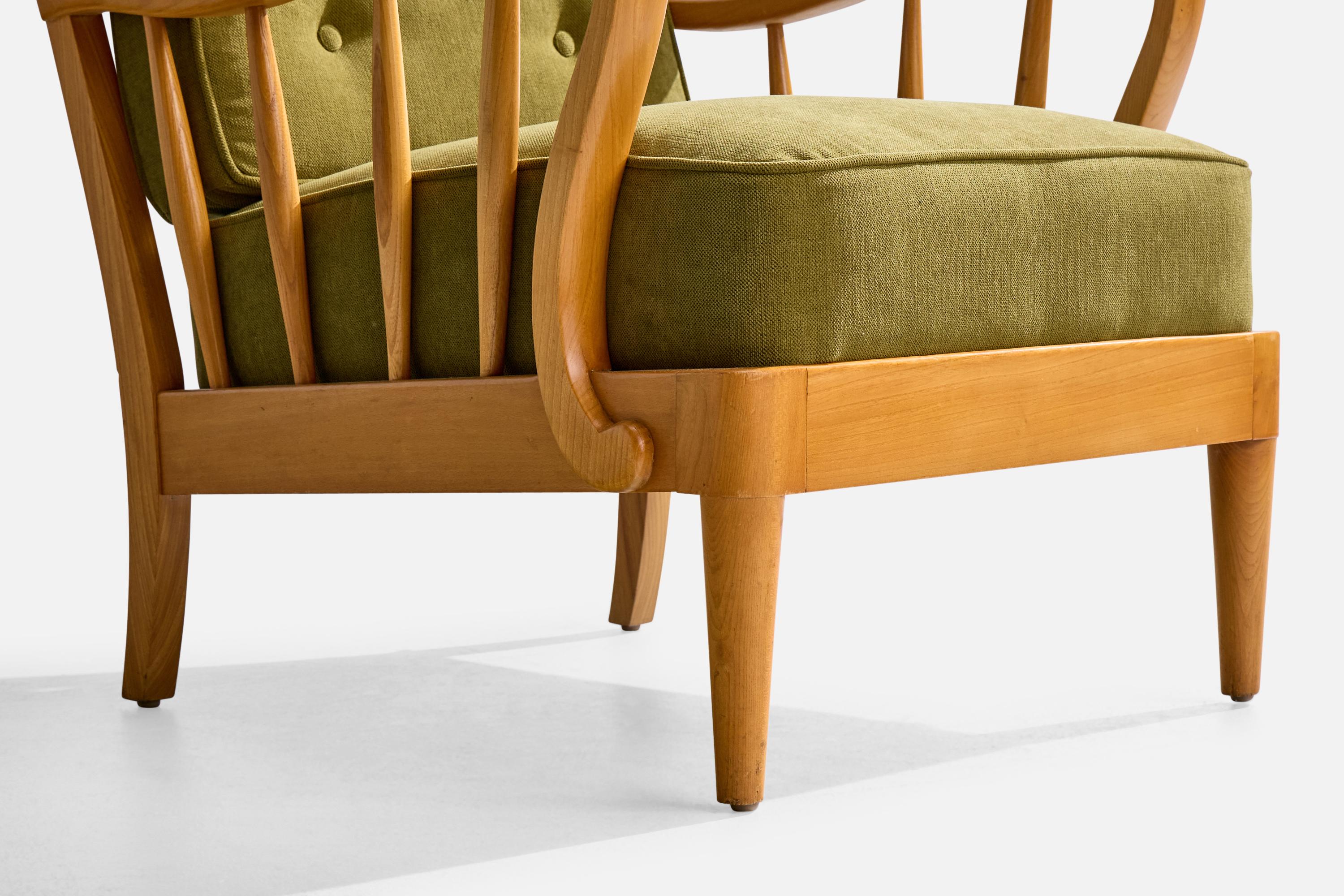 Swedish Designer, Lounge Chairs, Elm, Beech, Fabric, Sweden, 1940s In Good Condition For Sale In High Point, NC