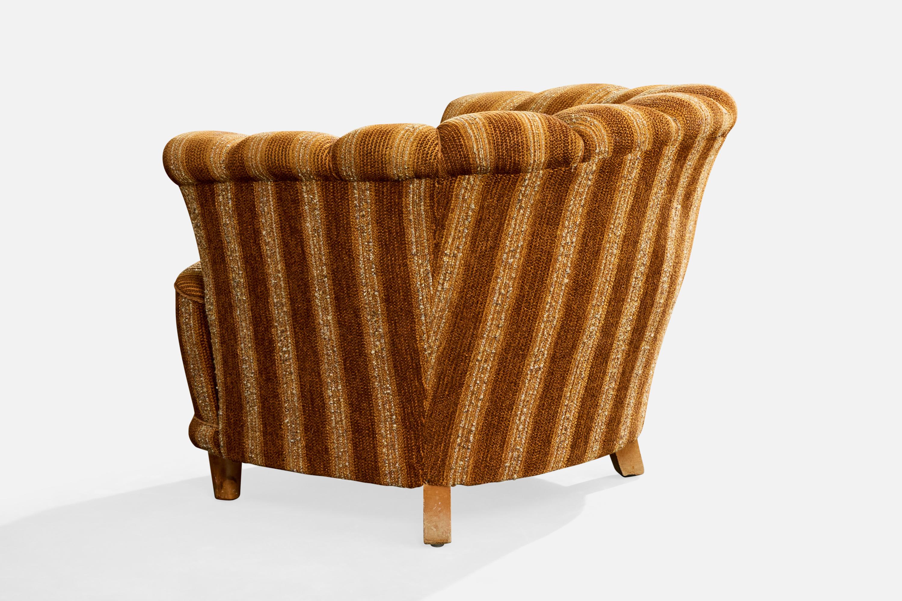 Milieu du XXe siècle Swedish Designer, Lounge Chairs, Fabric, Wood, Sweden, 1940s en vente