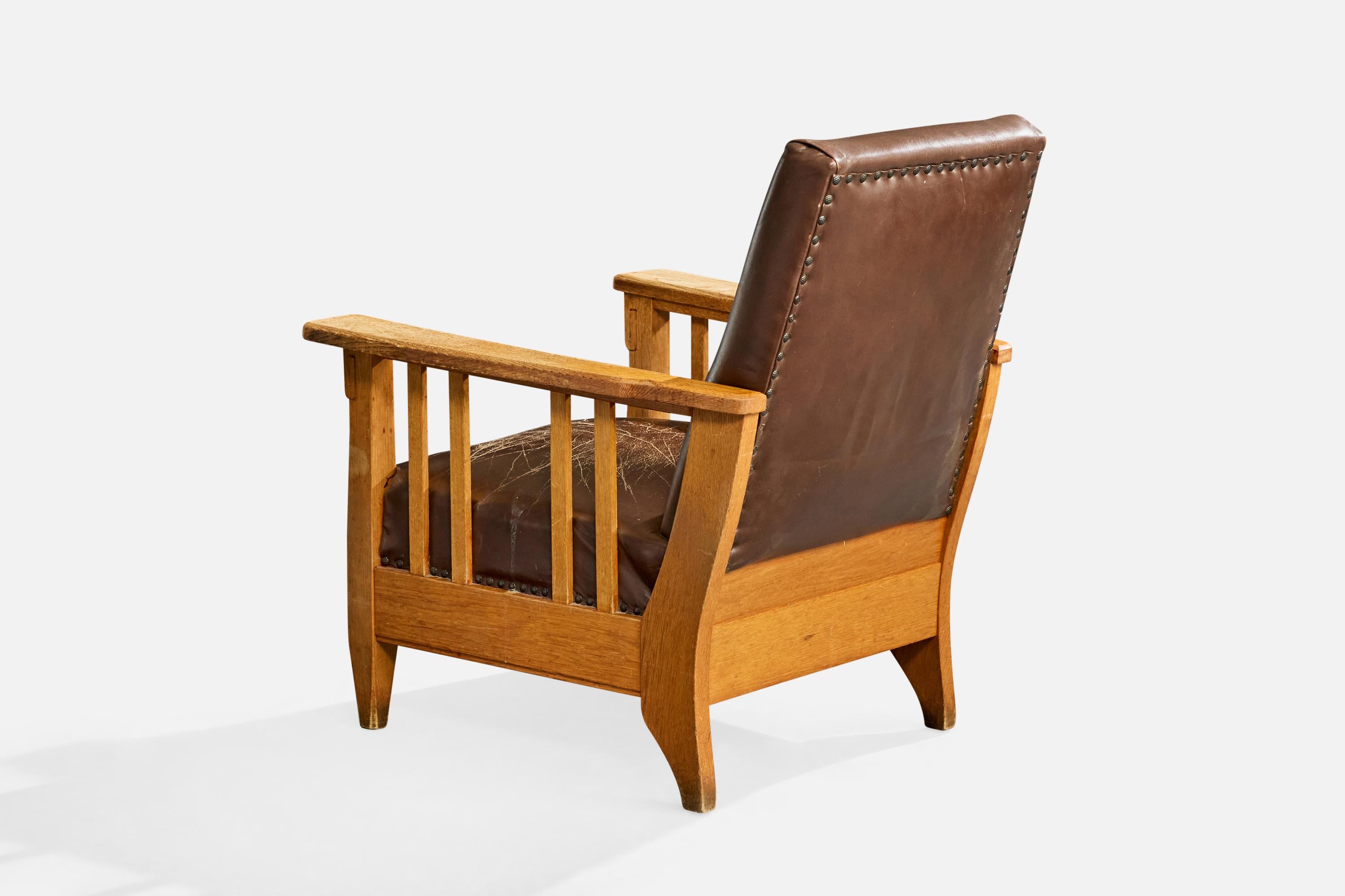 Début du 20ème siècle Designer suédois, chaises longues, Oak Oak, cuir, Suède, années 1910 en vente