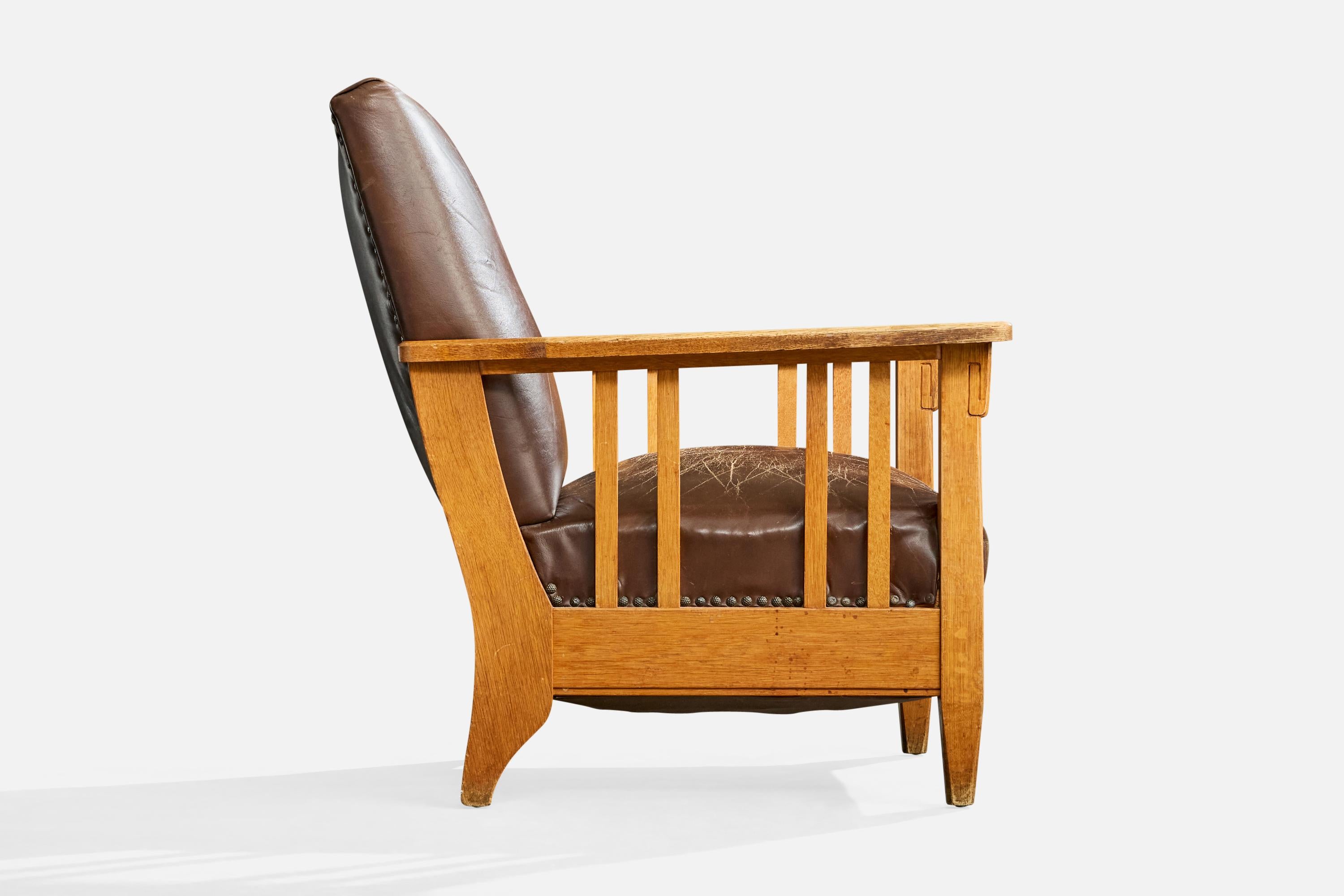 Cuir Designer suédois, chaises longues, Oak Oak, cuir, Suède, années 1910 en vente