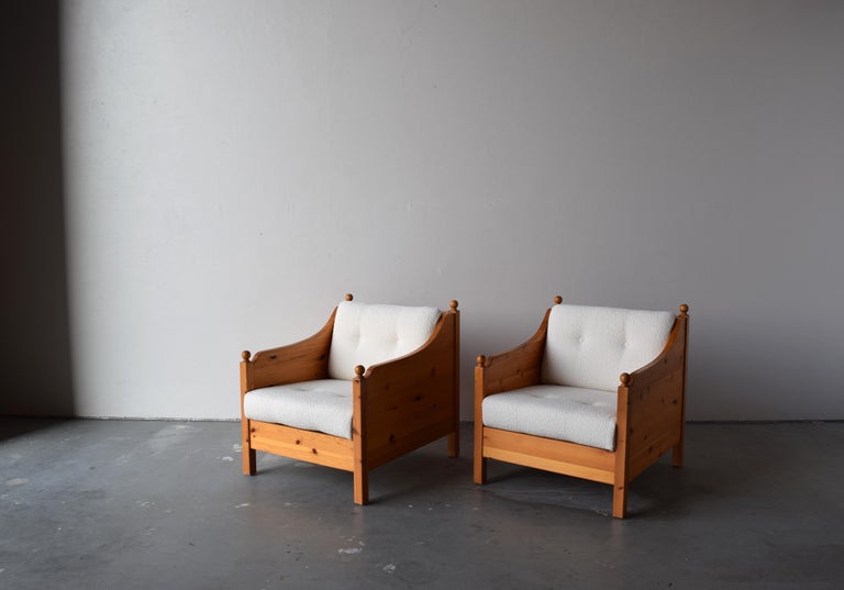 Swedish Designer, Lounge Chairs, Solid Pine, White Bouclé, Sweden, 1970s For Sale 5