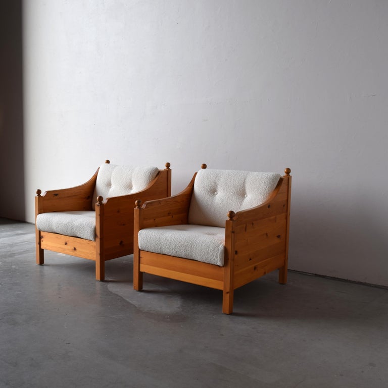 Swedish Designer, Lounge Chairs, Solid Pine, White Bouclé, Sweden, 1970s For Sale 3