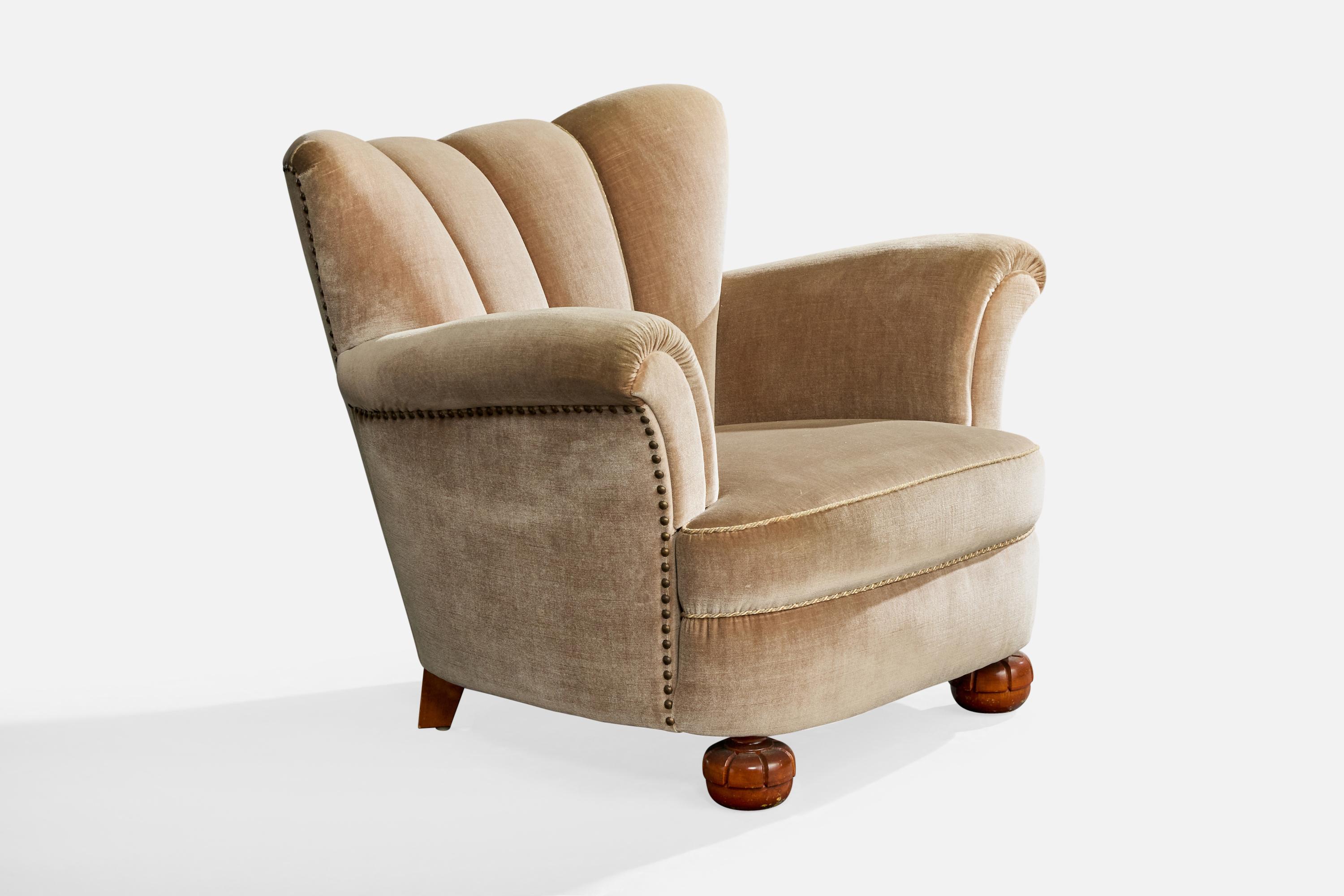 Designer suédois, fauteuils de salon, velours, bois, Suède, années 1940 État moyen - En vente à High Point, NC