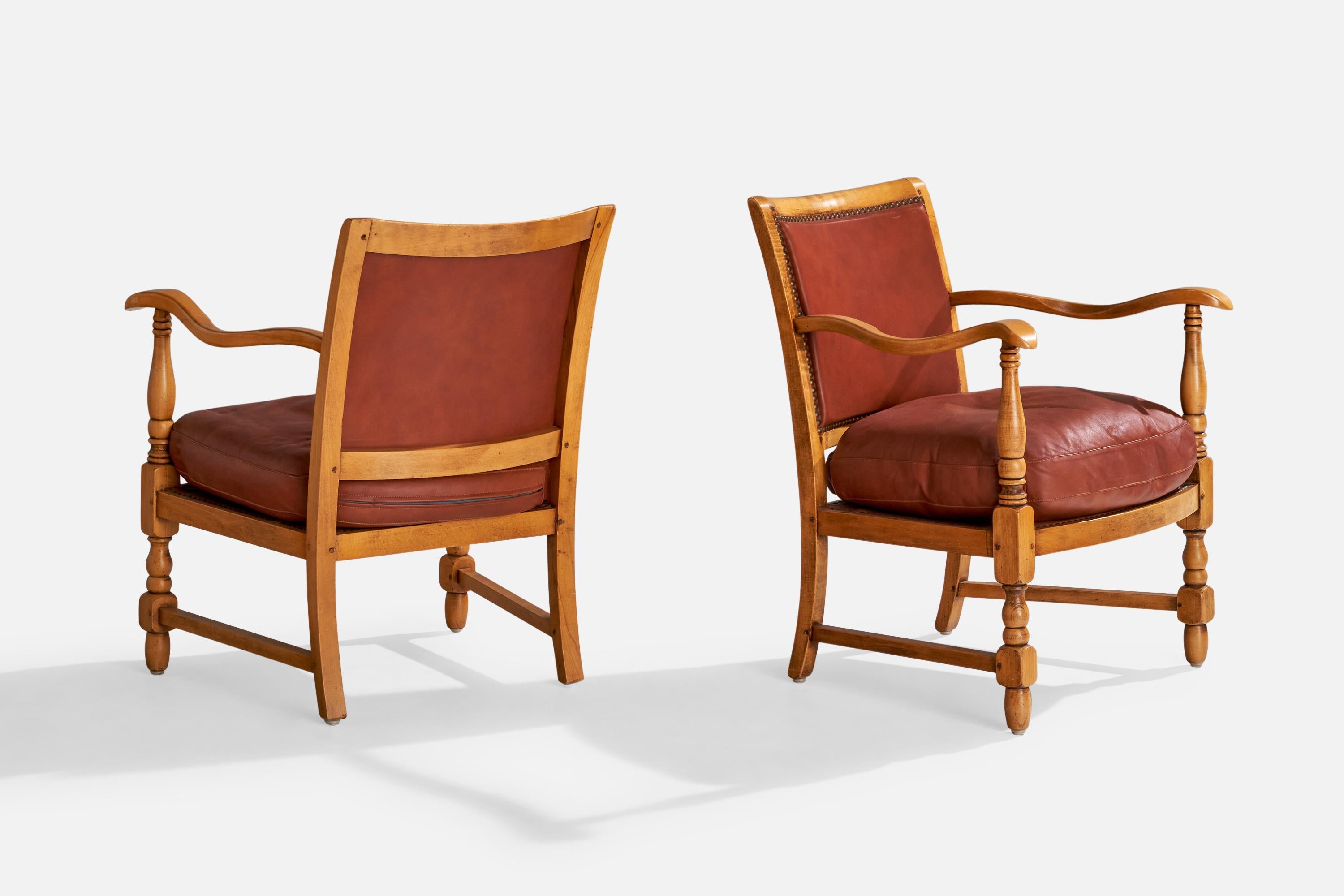 Scandinave moderne Designer suédois, fauteuils de salon, bois, cuir, Suède, années 1930 en vente