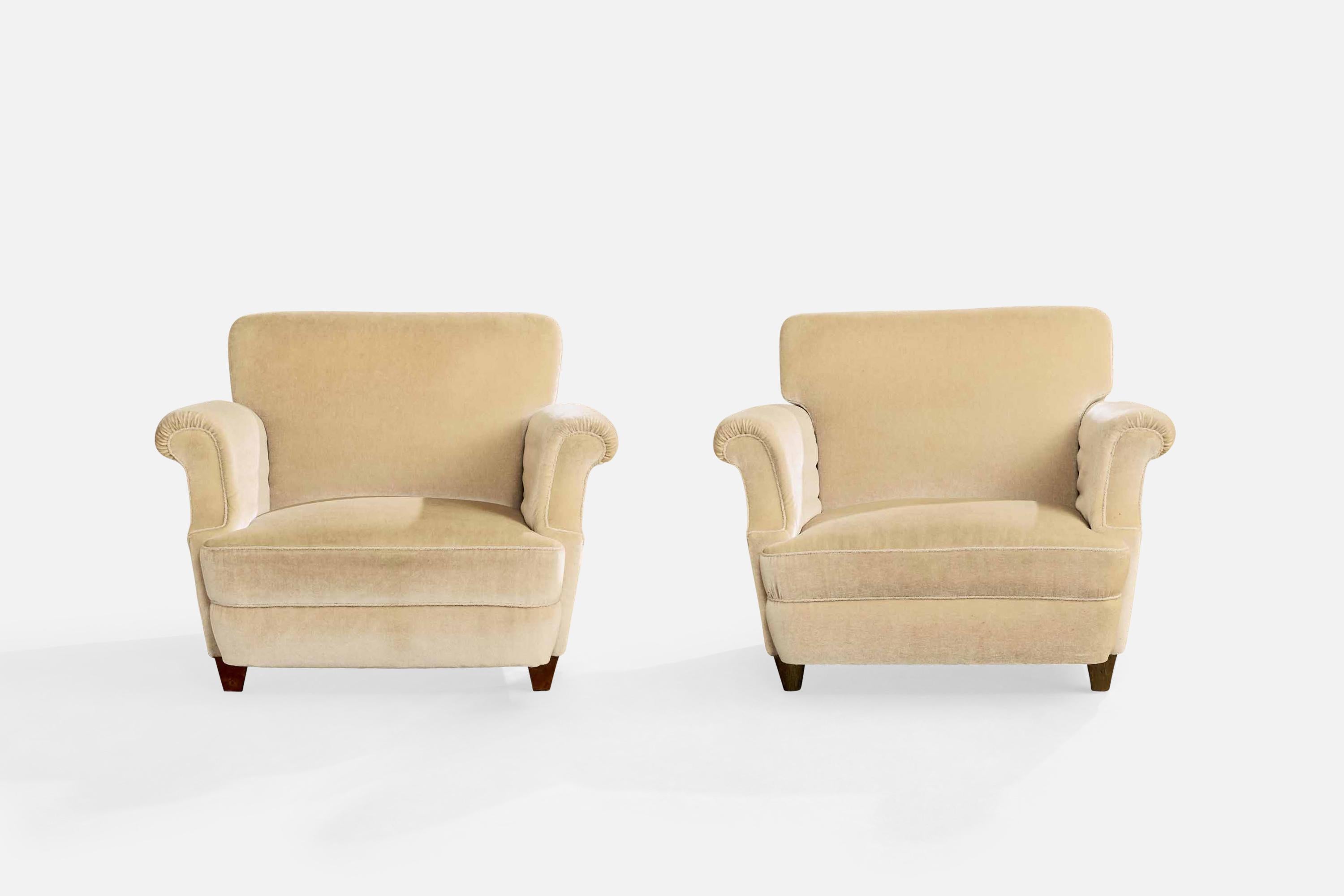 Schwedischer Designer, Lounge-Sessel, Holz, Samt, Schweden, 1950er Jahre im Zustand „Relativ gut“ im Angebot in High Point, NC