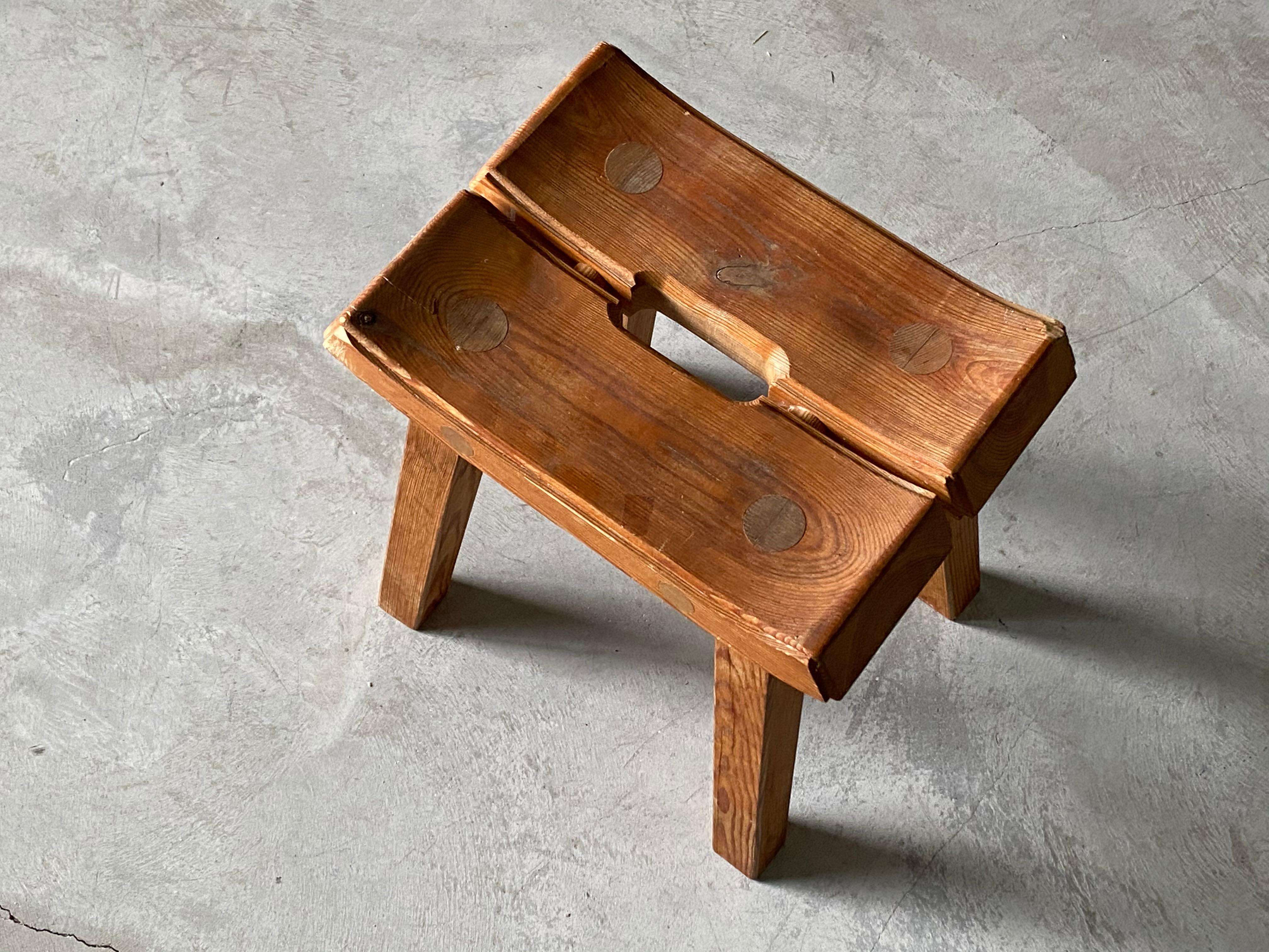 Swedish Designer, Minimalist Studio Stool Solid Pine, 1970s, Sweden In Good Condition In High Point, NC