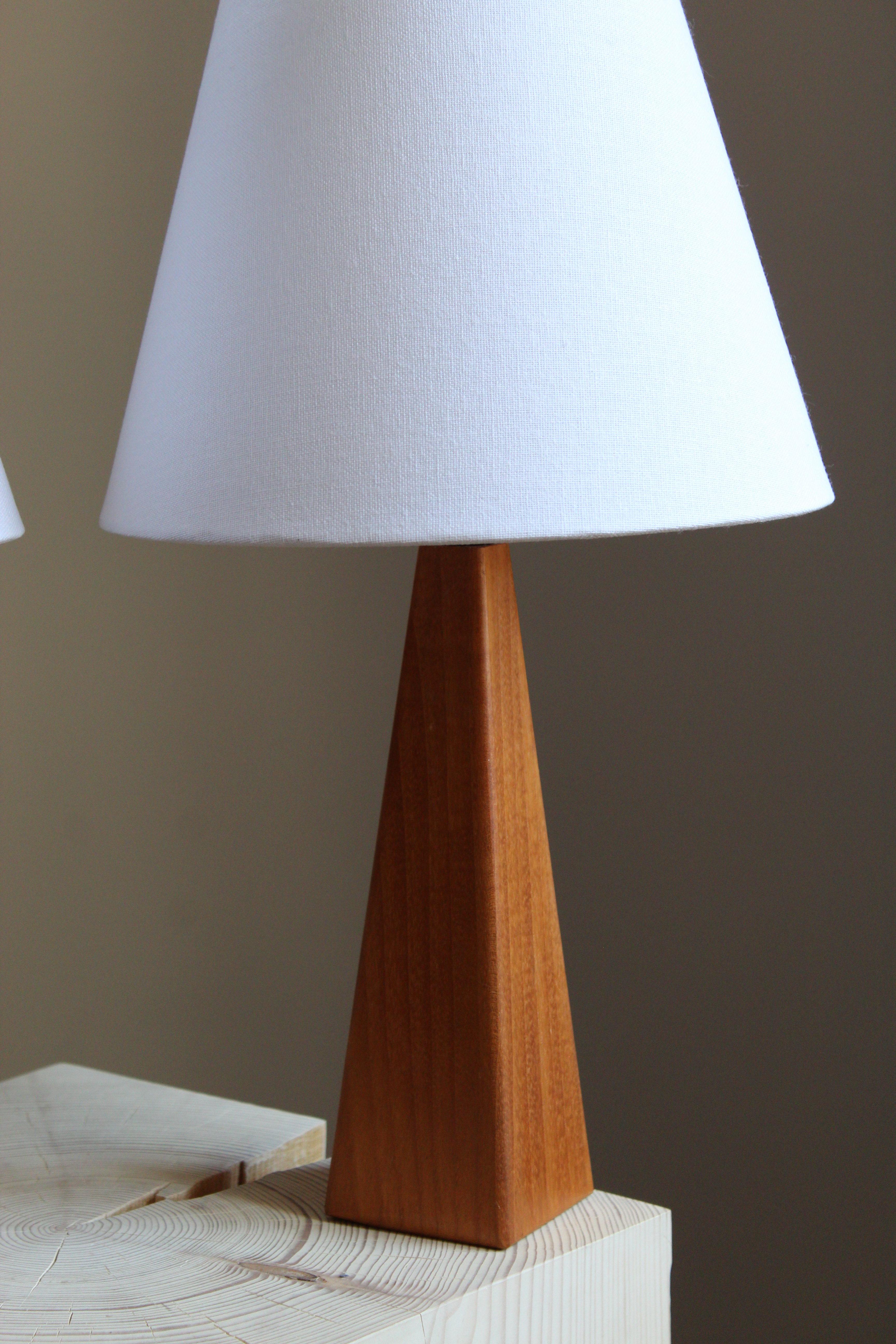 Swedish Designer, Minimalist Table Lamps, Solid Teak, Linen, Sweden, 1960s In Good Condition In High Point, NC