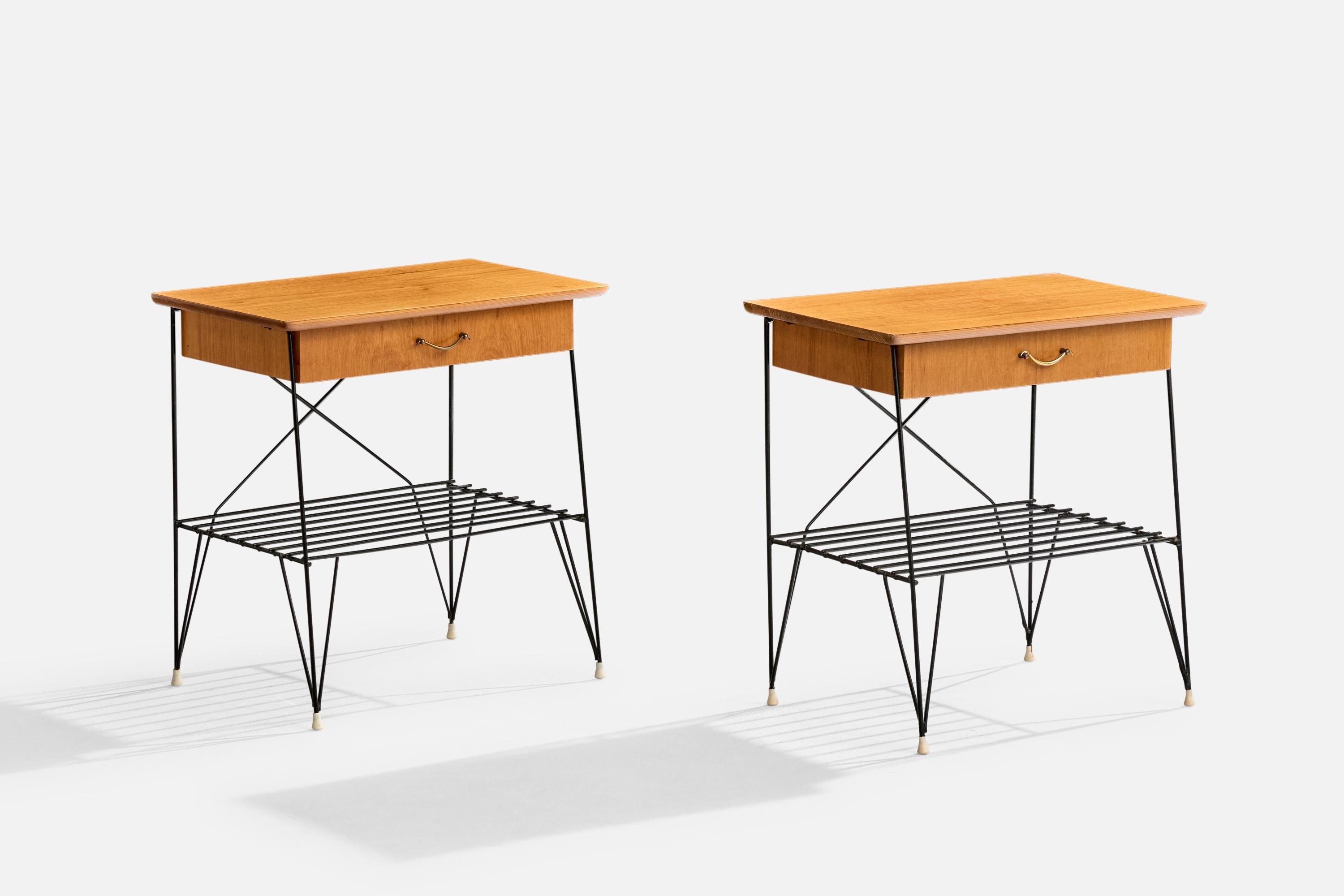 Mid-Century moderno Design svedese, Comodini, Teak, Ottone, Metallo, Svezia, anni '50 in vendita