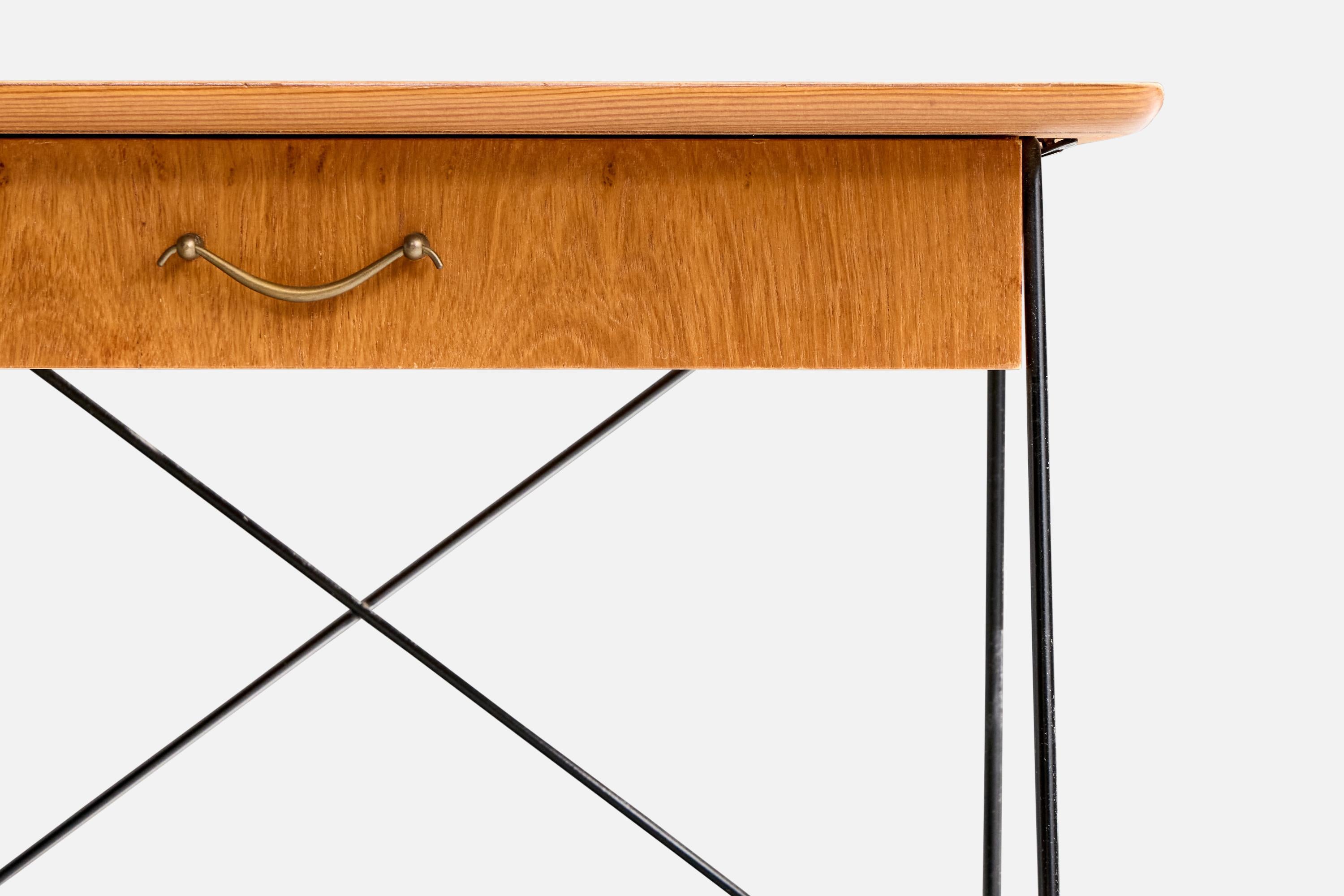 Metà XX secolo Design svedese, Comodini, Teak, Ottone, Metallo, Svezia, anni '50 in vendita