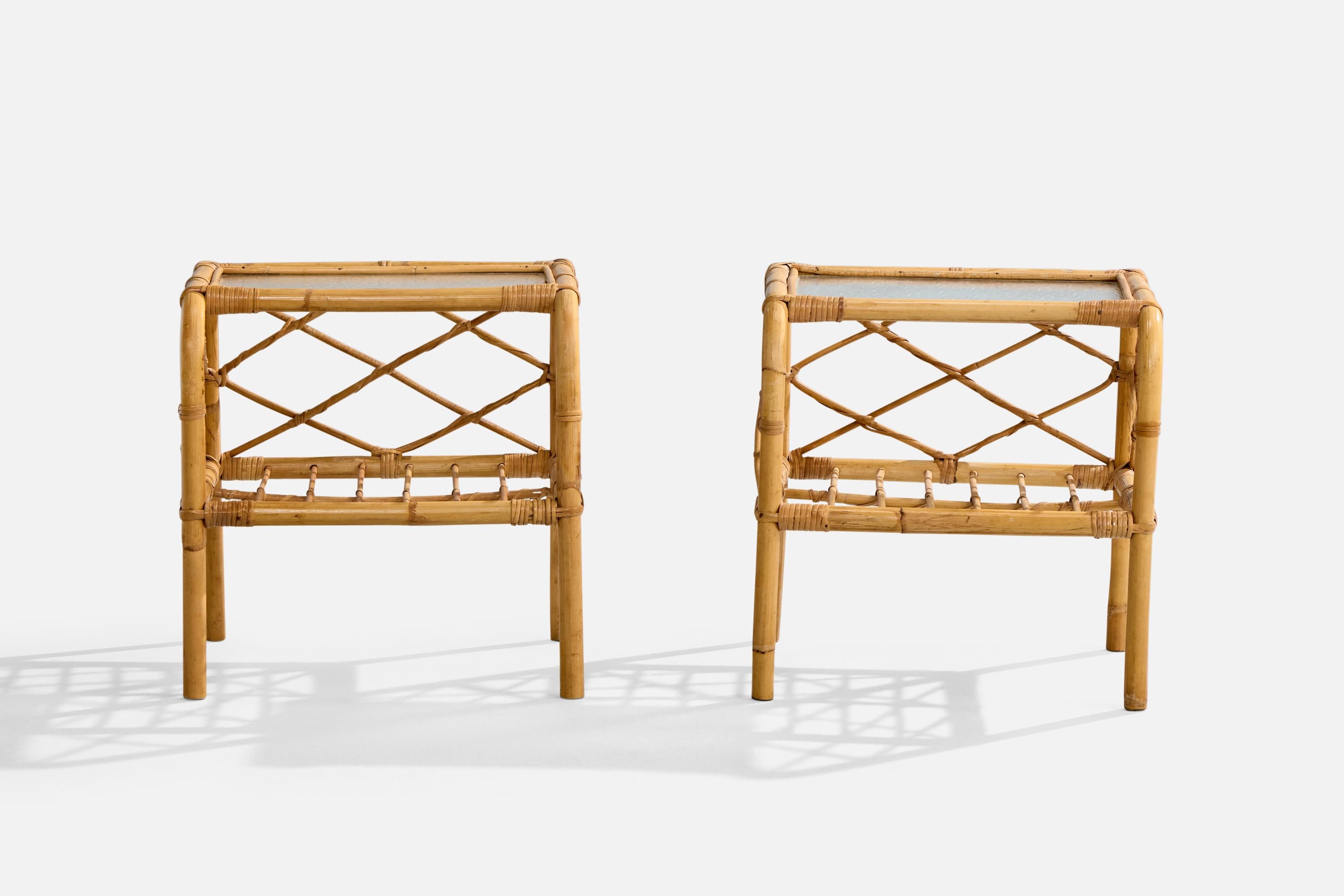 Mid-Century moderno Comodini di design svedese, bambù, rattan, vetro, Svezia, anni '50 in vendita