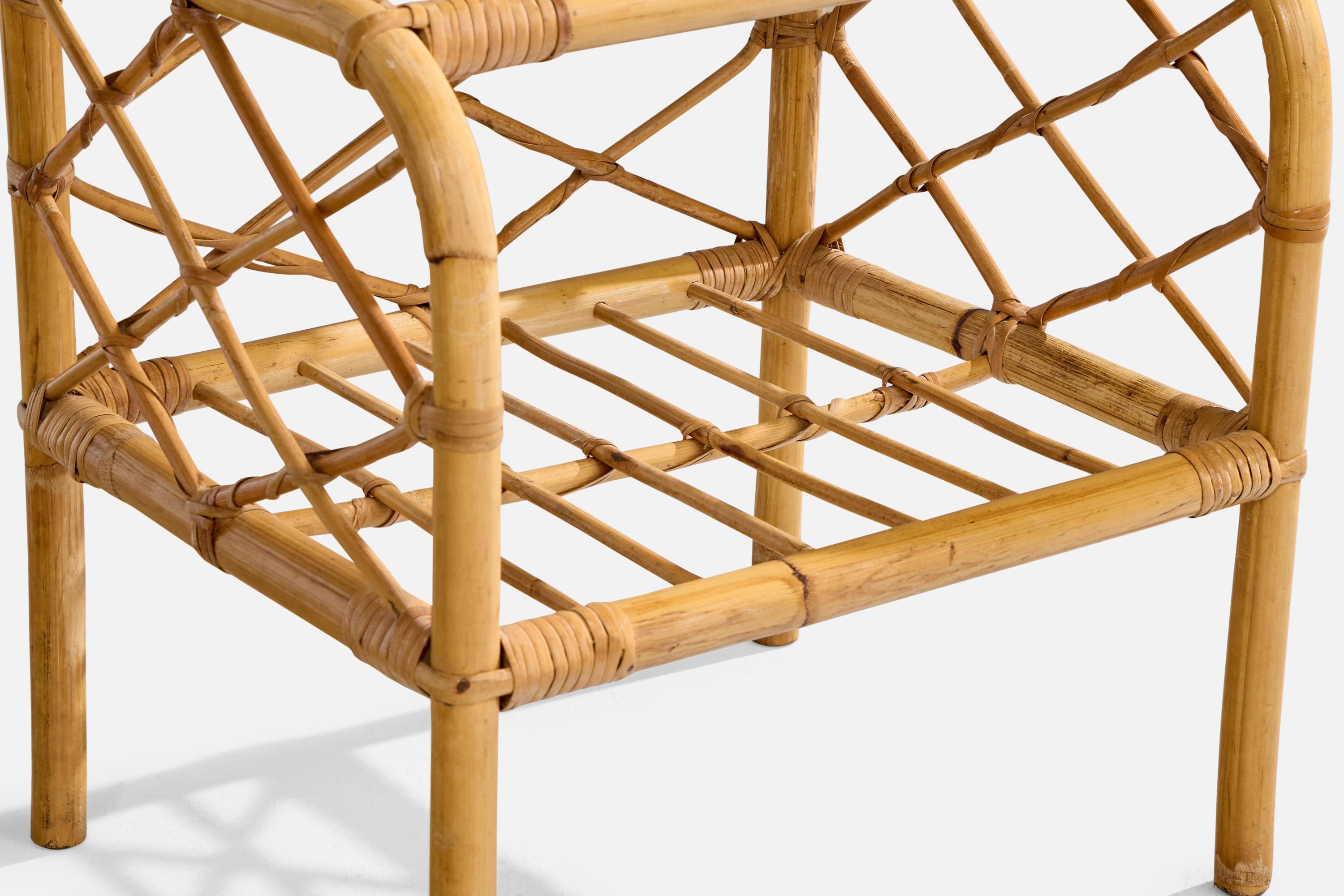 Comodini di design svedese, bambù, rattan, vetro, Svezia, anni '50 in vendita 1
