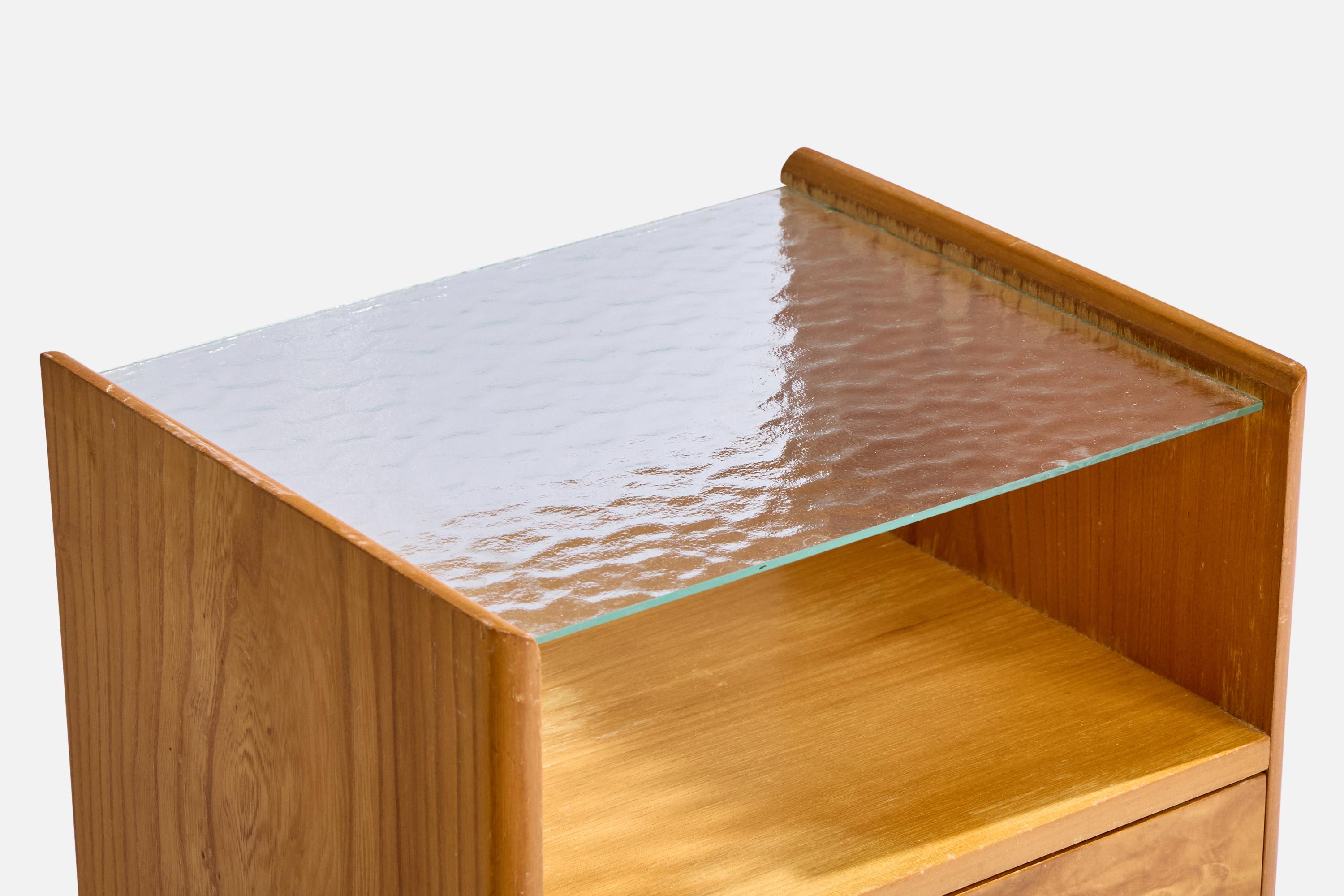Metà XX secolo Comodini svedesi di design, betulla, quercia, vetro, Svezia, anni '40 in vendita