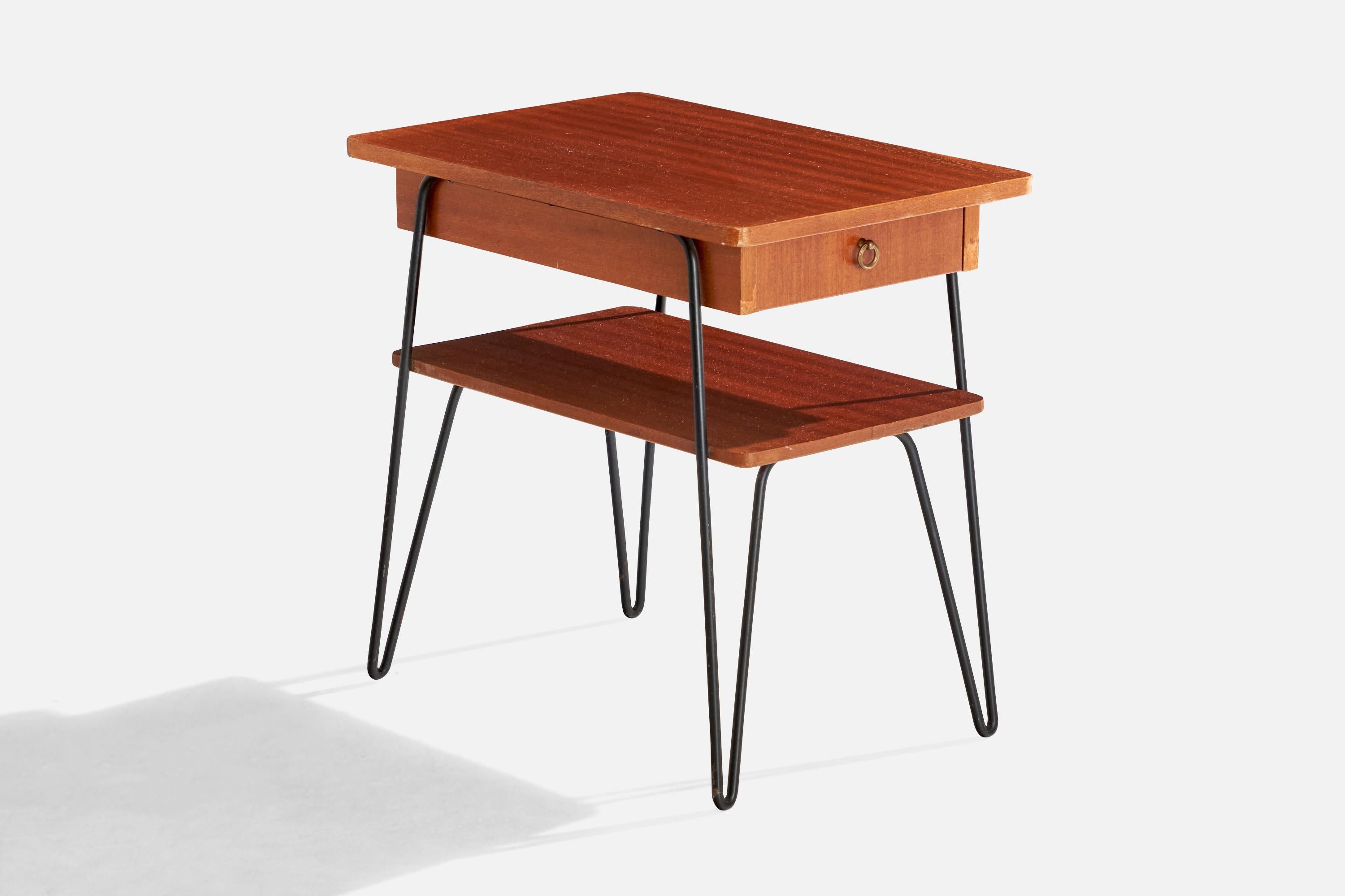 Svedese Comodini di design svedese, ferro, teak, ottone, Svezia, anni '50 in vendita
