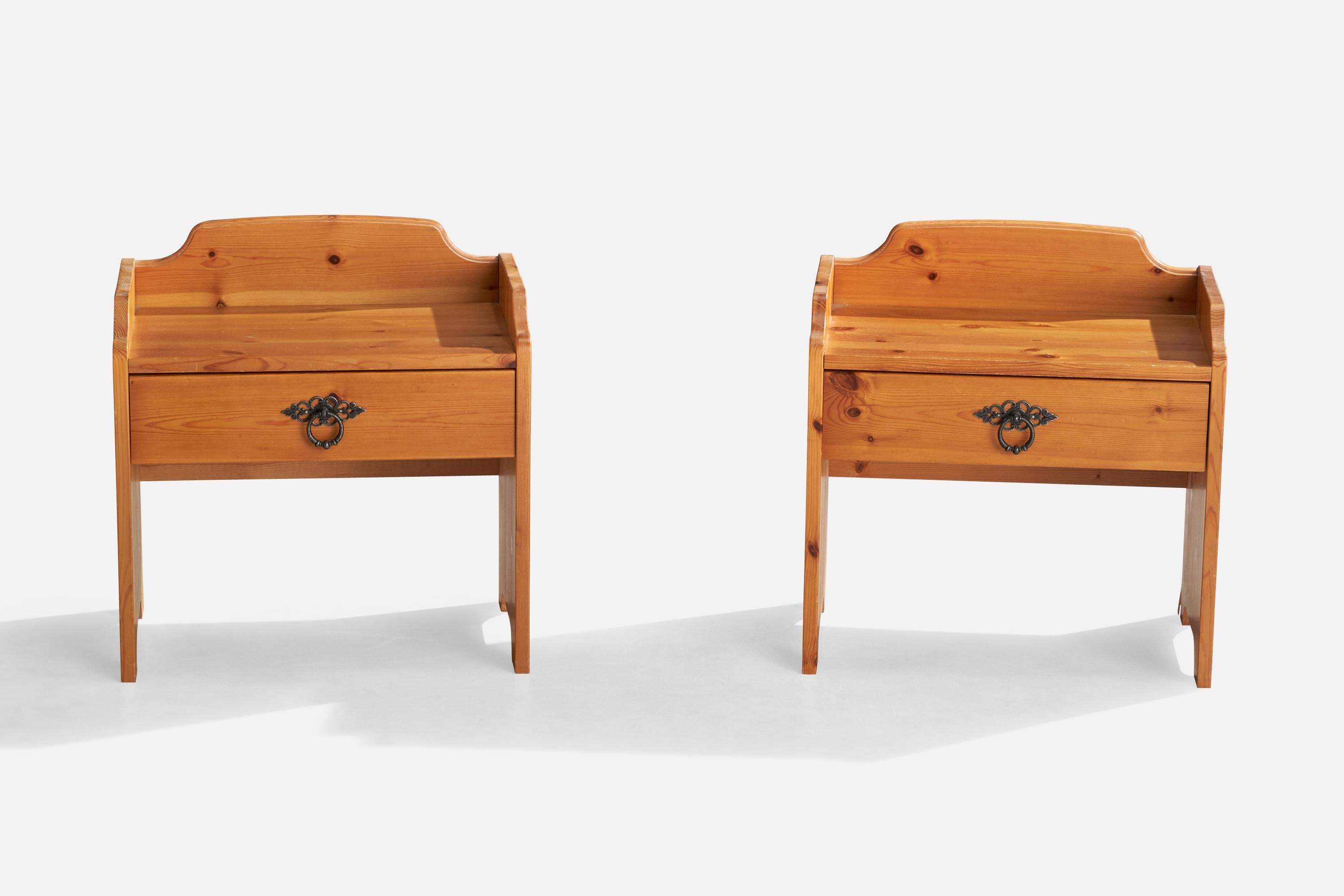 Swedish Designer, Nightstands, Pine, Iron, Sweden, 1980s In Good Condition For Sale In High Point, NC