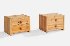 Tables de nuit de designer suédois, pin, Suède, années 1970