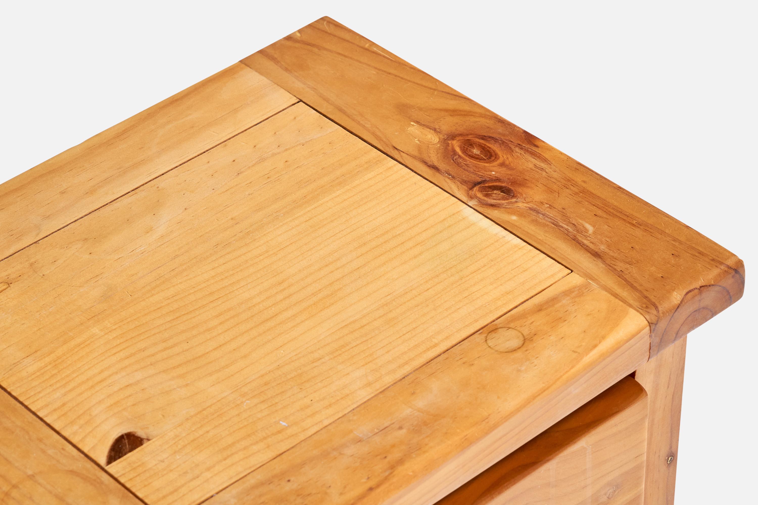 Tables de nuit de designer suédois, pin, Suède, années 1970 en vente 3