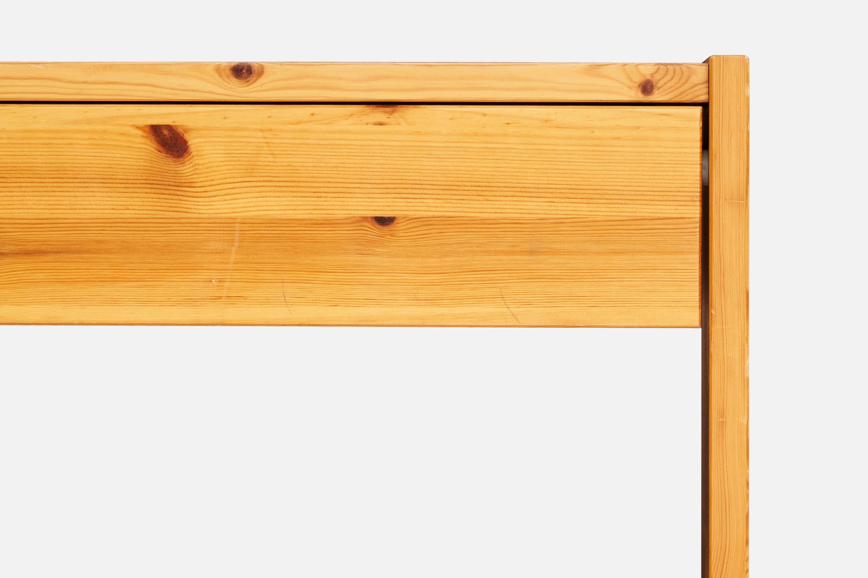 Swedish Designer, Nightstands, Pine, Sweden, 1980s For Sale 2