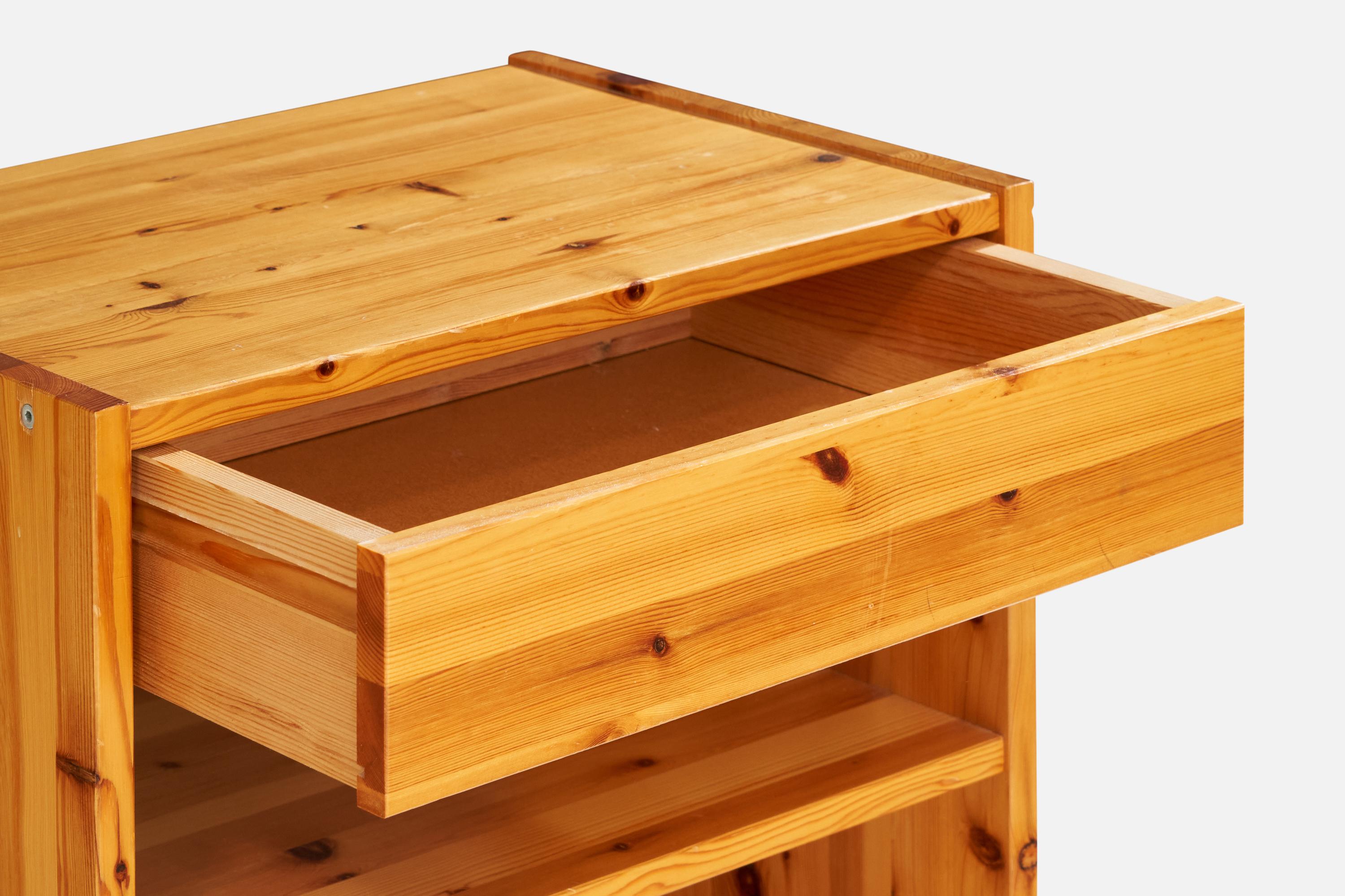 Swedish Designer, Nightstands, Pine, Sweden, 1980s For Sale 3