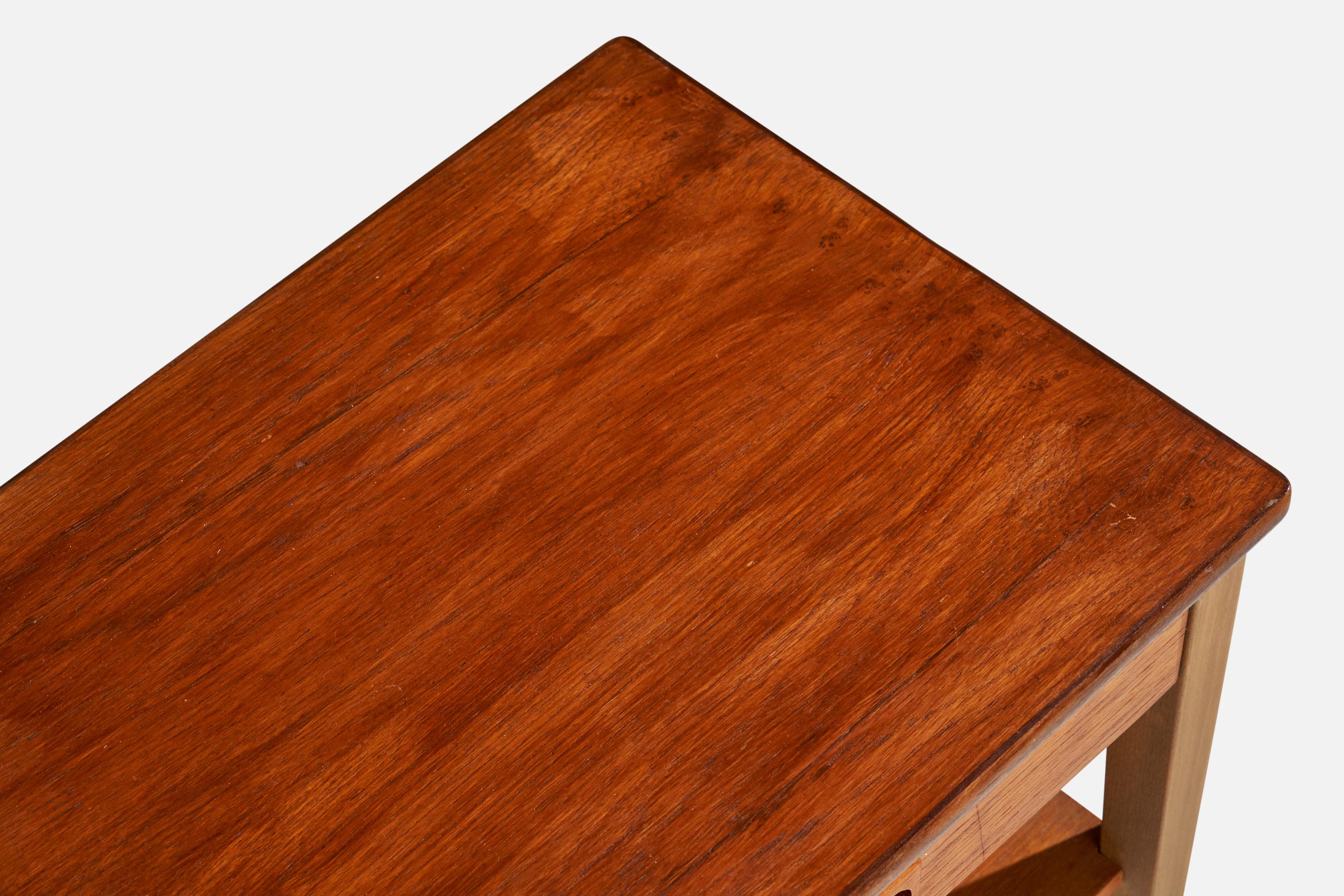Design/One, tables de nuit, teck, hêtre, Suède, années 1950 en vente 3