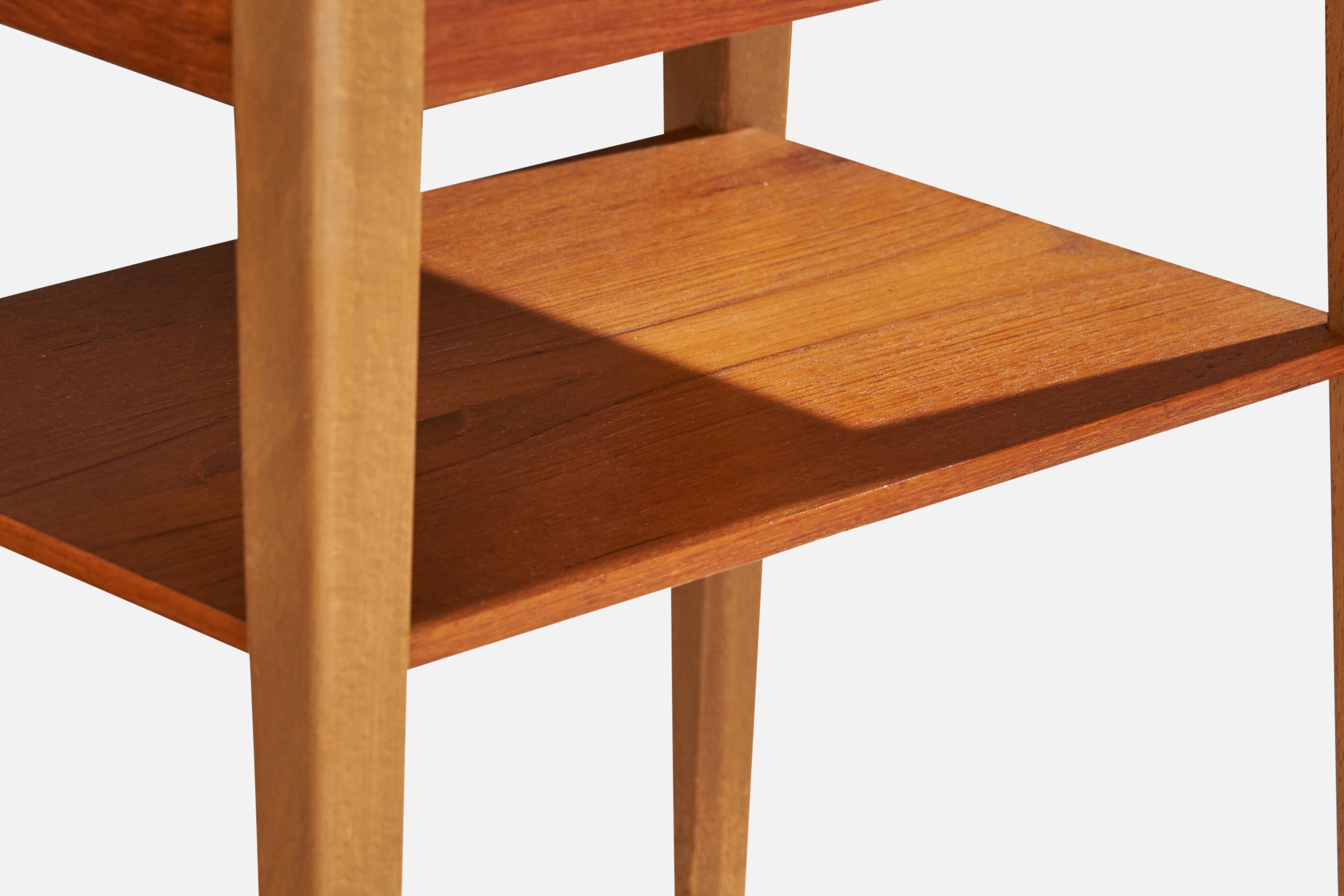 Hêtre Design/One, tables de nuit, teck, hêtre, Suède, années 1950 en vente