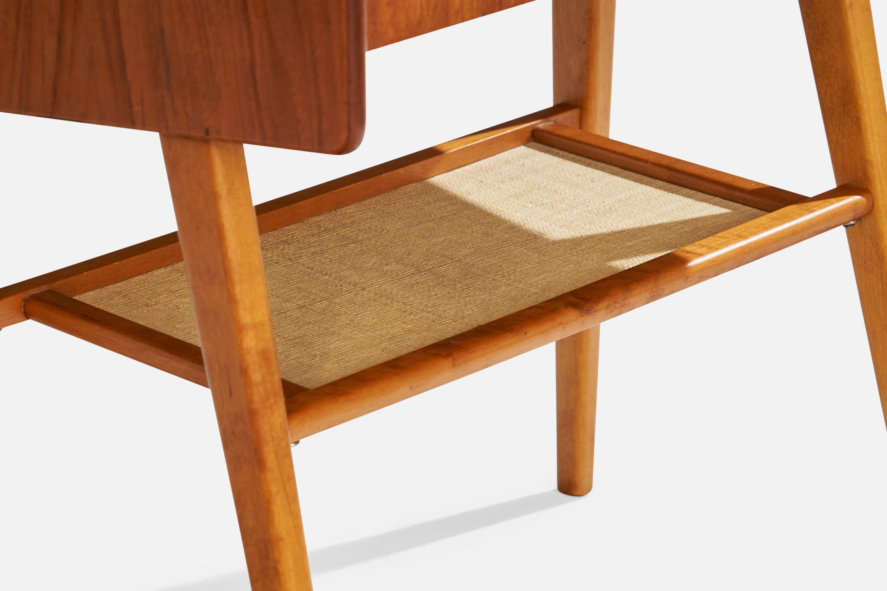 Design/One, tables de nuit, teck, bouleau, raphia, Suède, années 1950 en vente 3