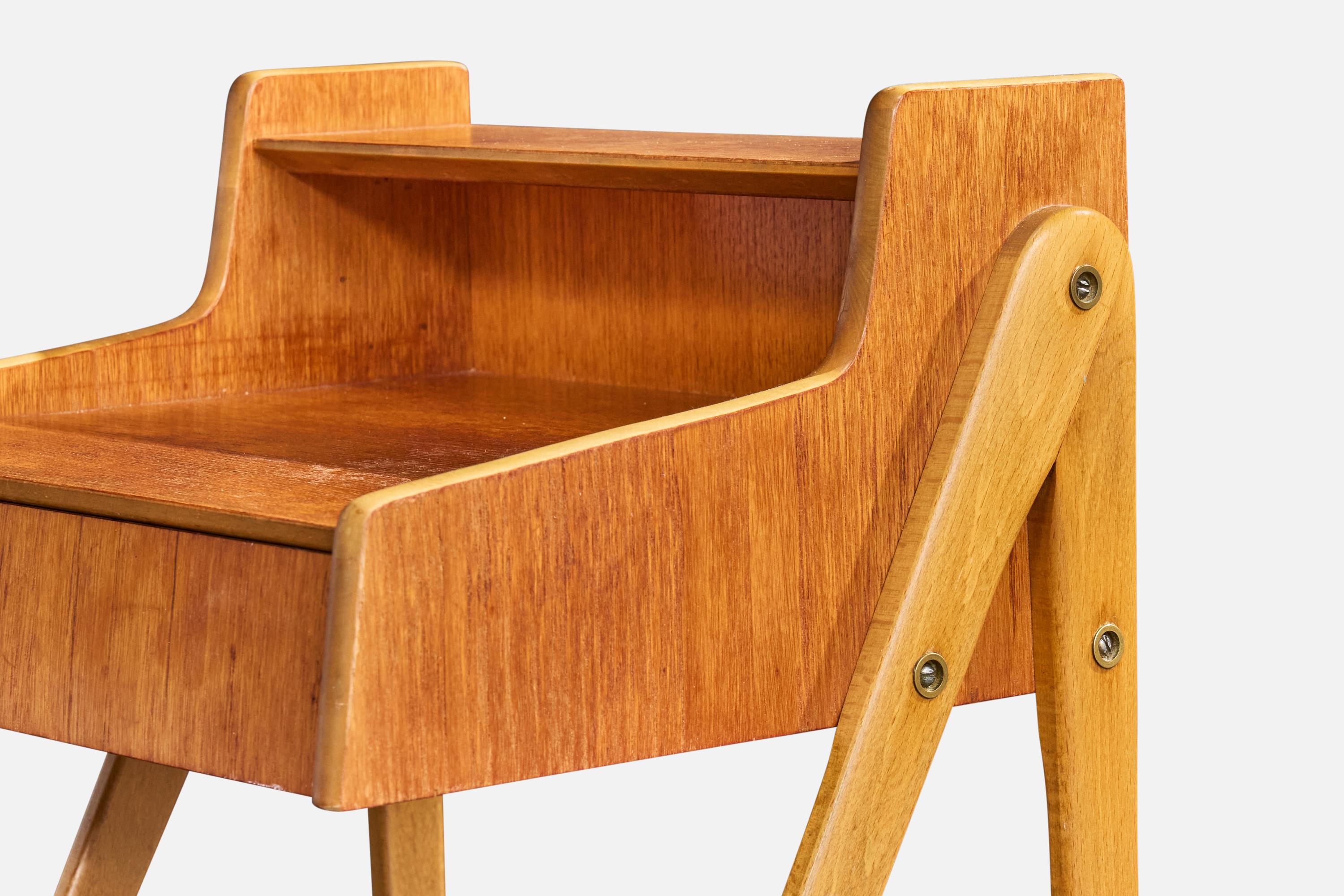 Designer suédois, tables de nuit, teck, bouleau, Suède, années 1950 en vente 2