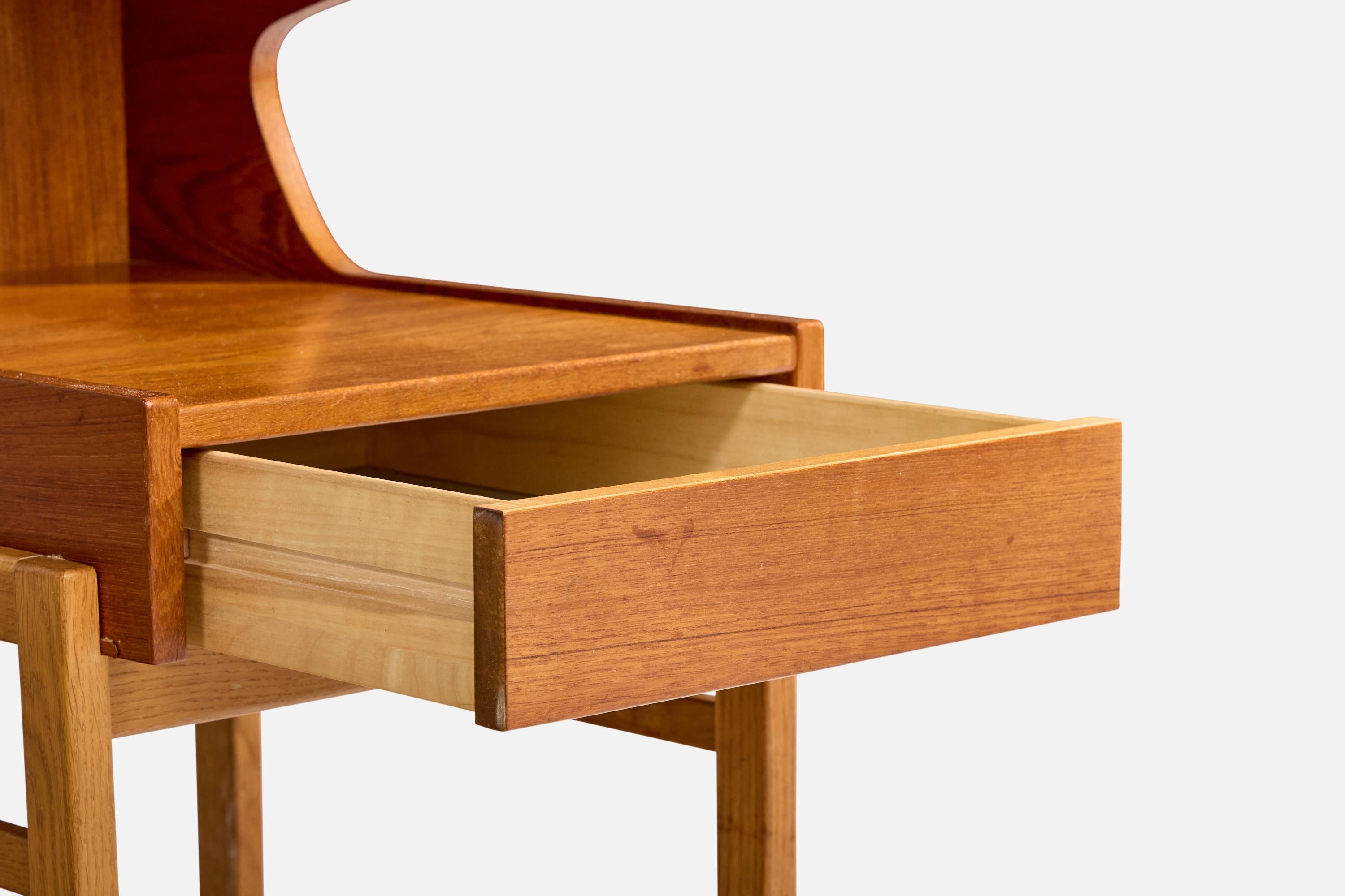 Comodini di design svedese, teak, quercia, Svezia, anni '50 in vendita 3