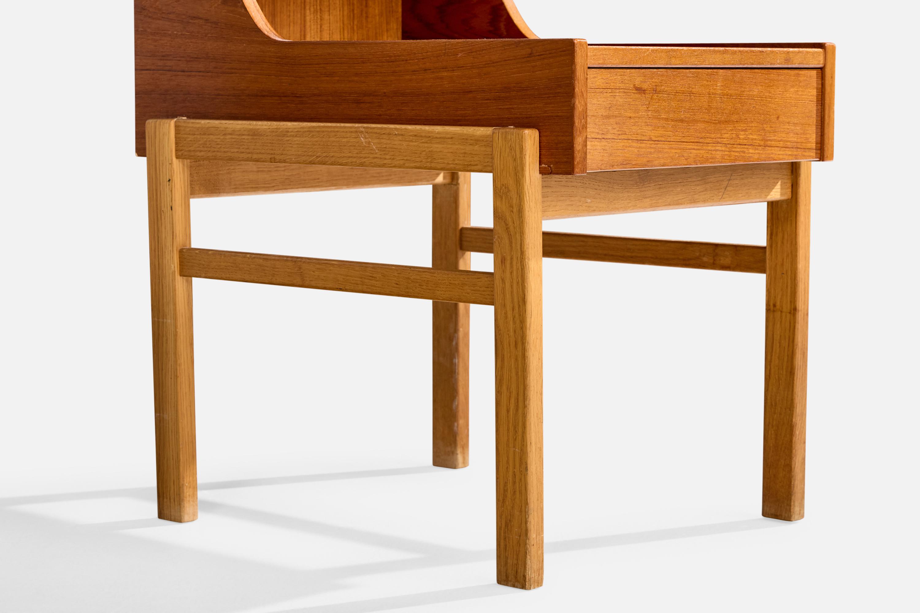 Comodini di design svedese, teak, quercia, Svezia, anni '50 in vendita 4